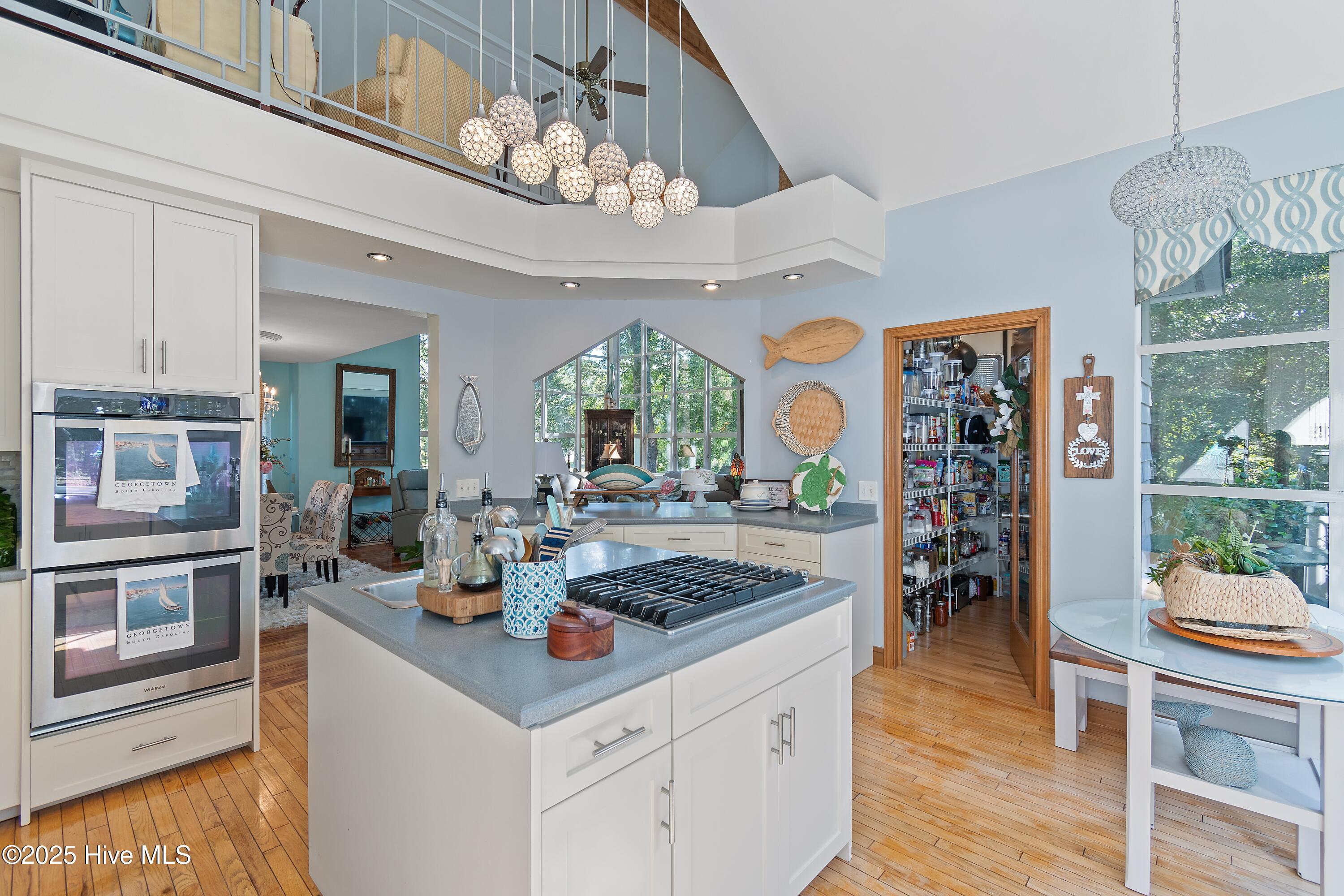 100535274 | Photo 15