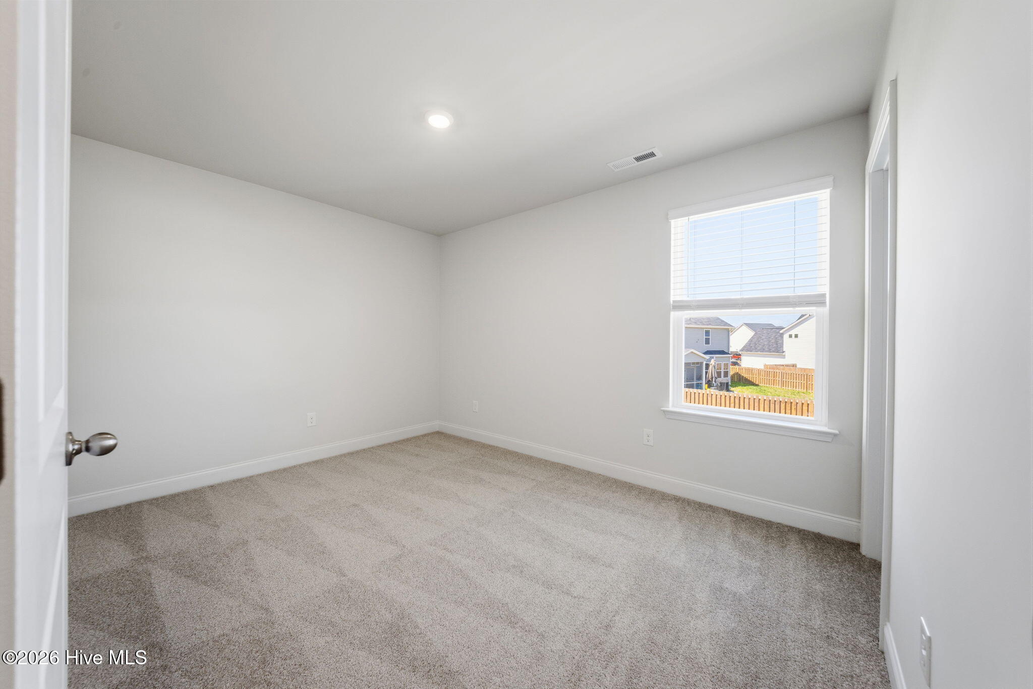 100566000 | Photo 36