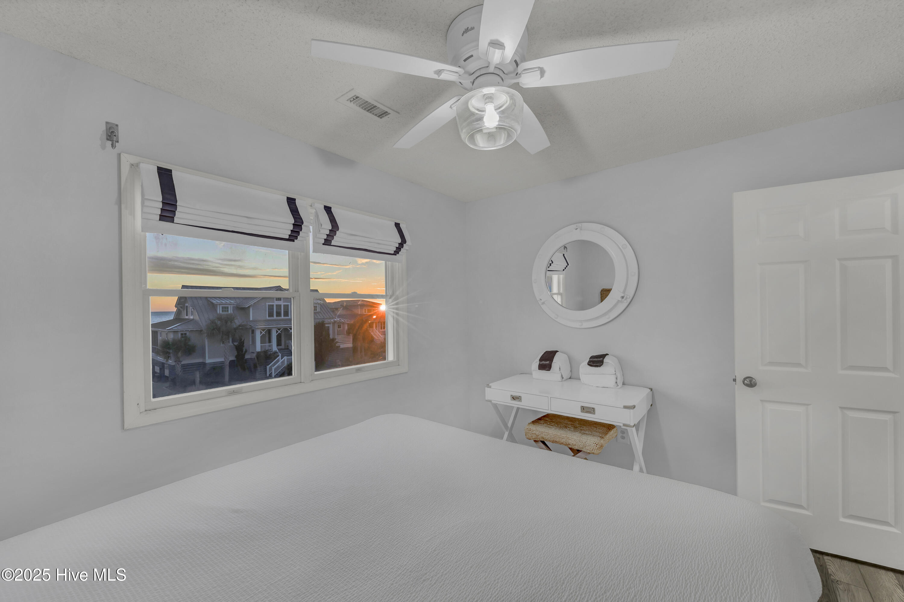 100546577 | Photo 36