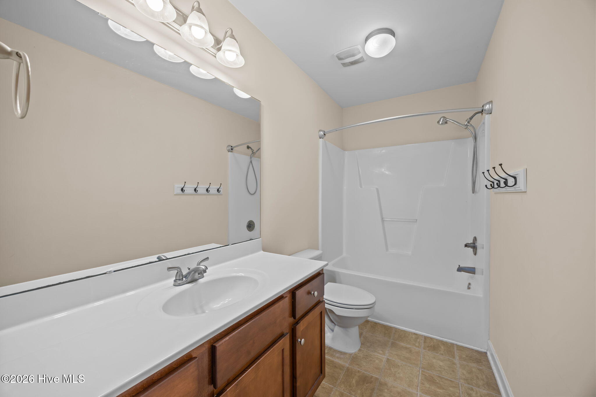 100557440 | Photo 19