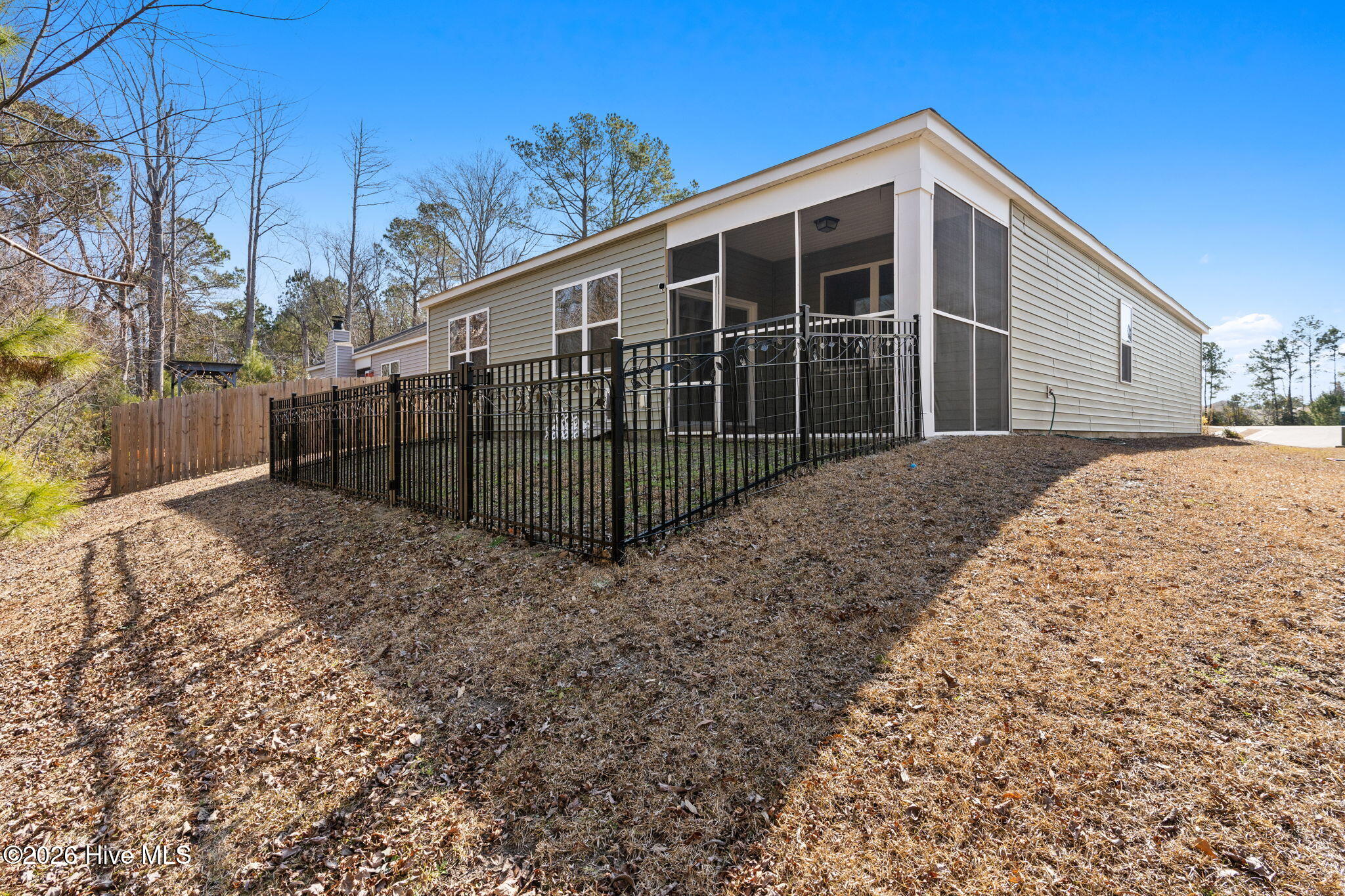 100555628 | Photo 34