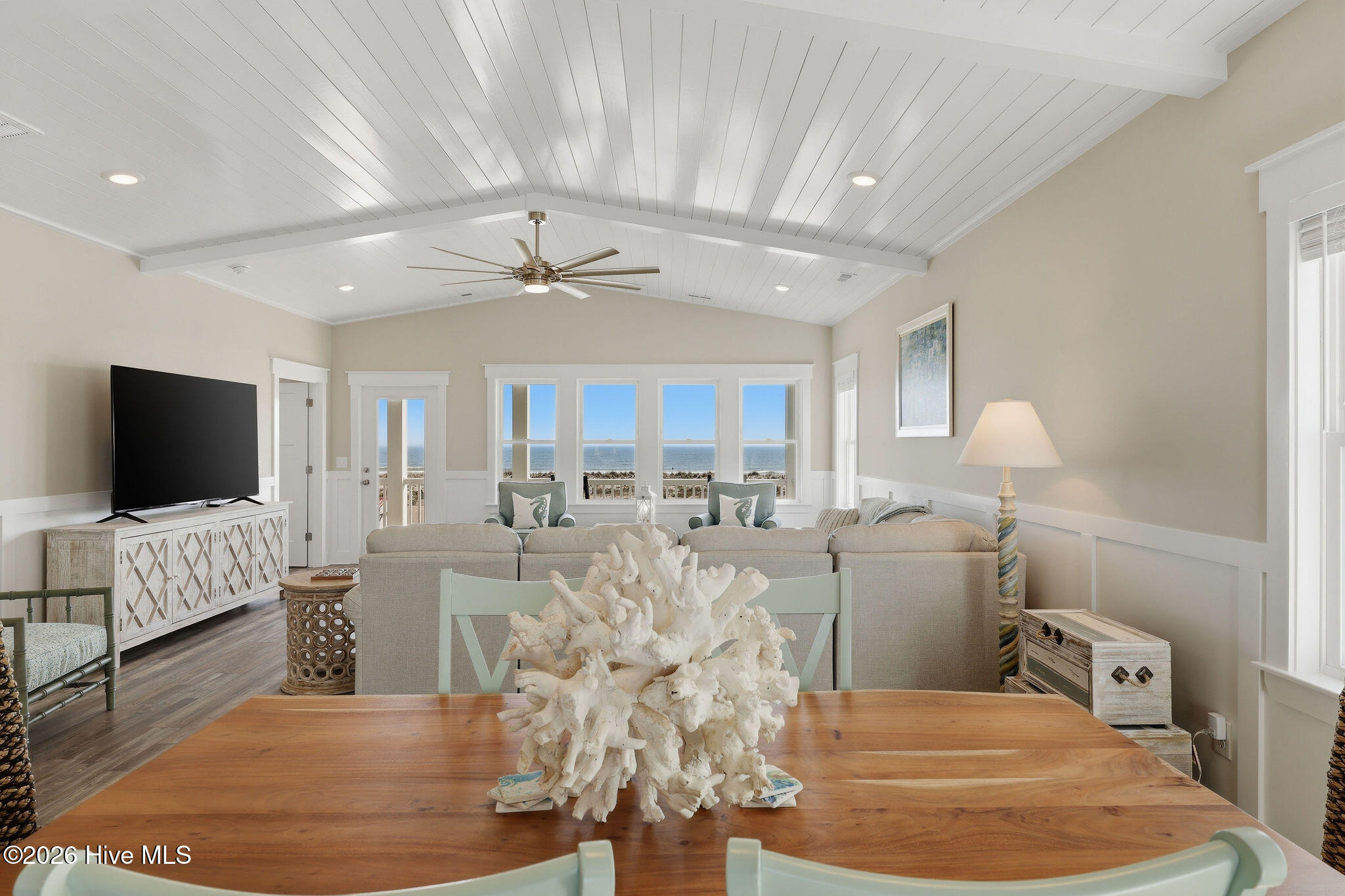 100559118 | Photo 12