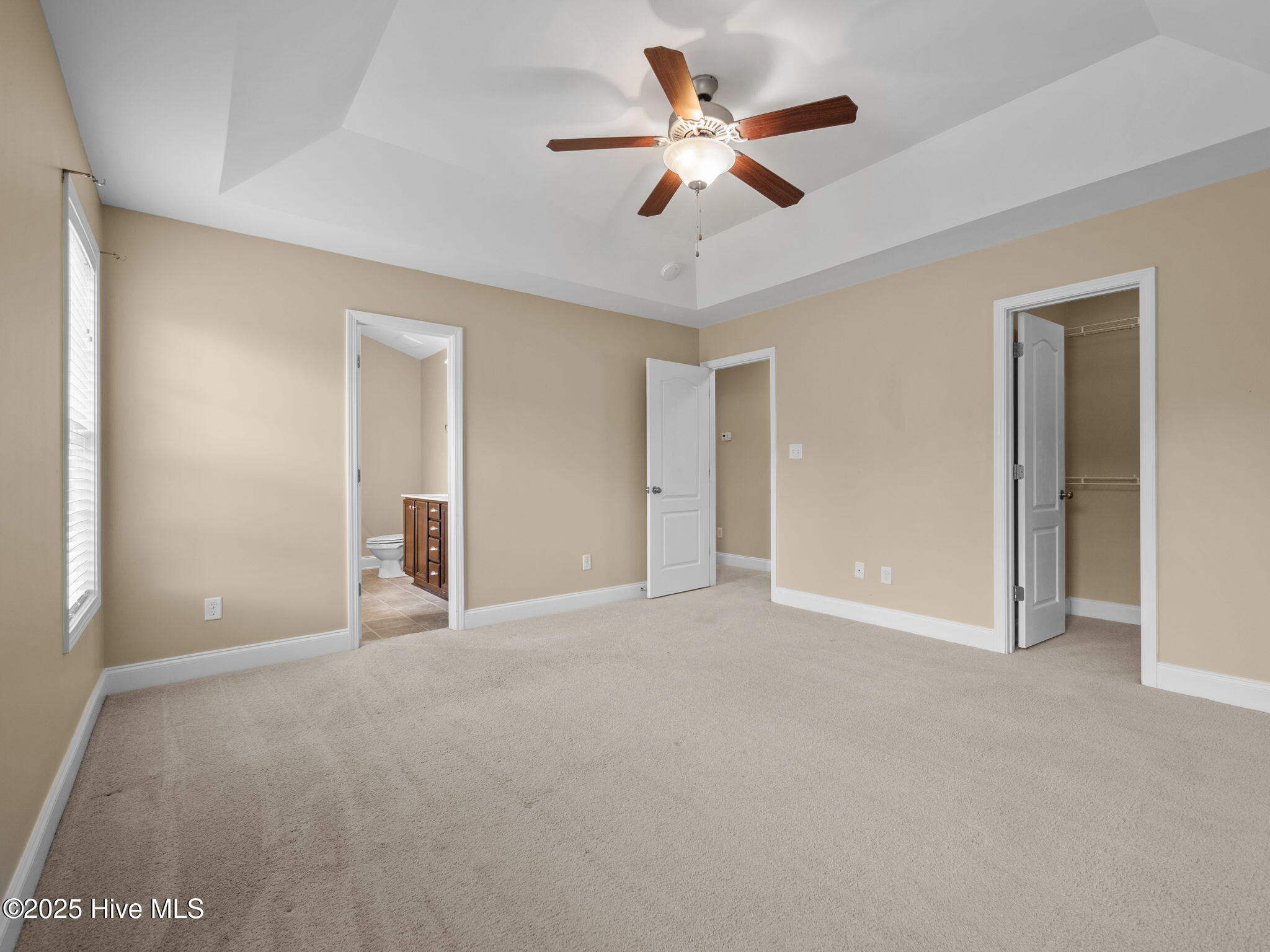 100556679 | Photo 26