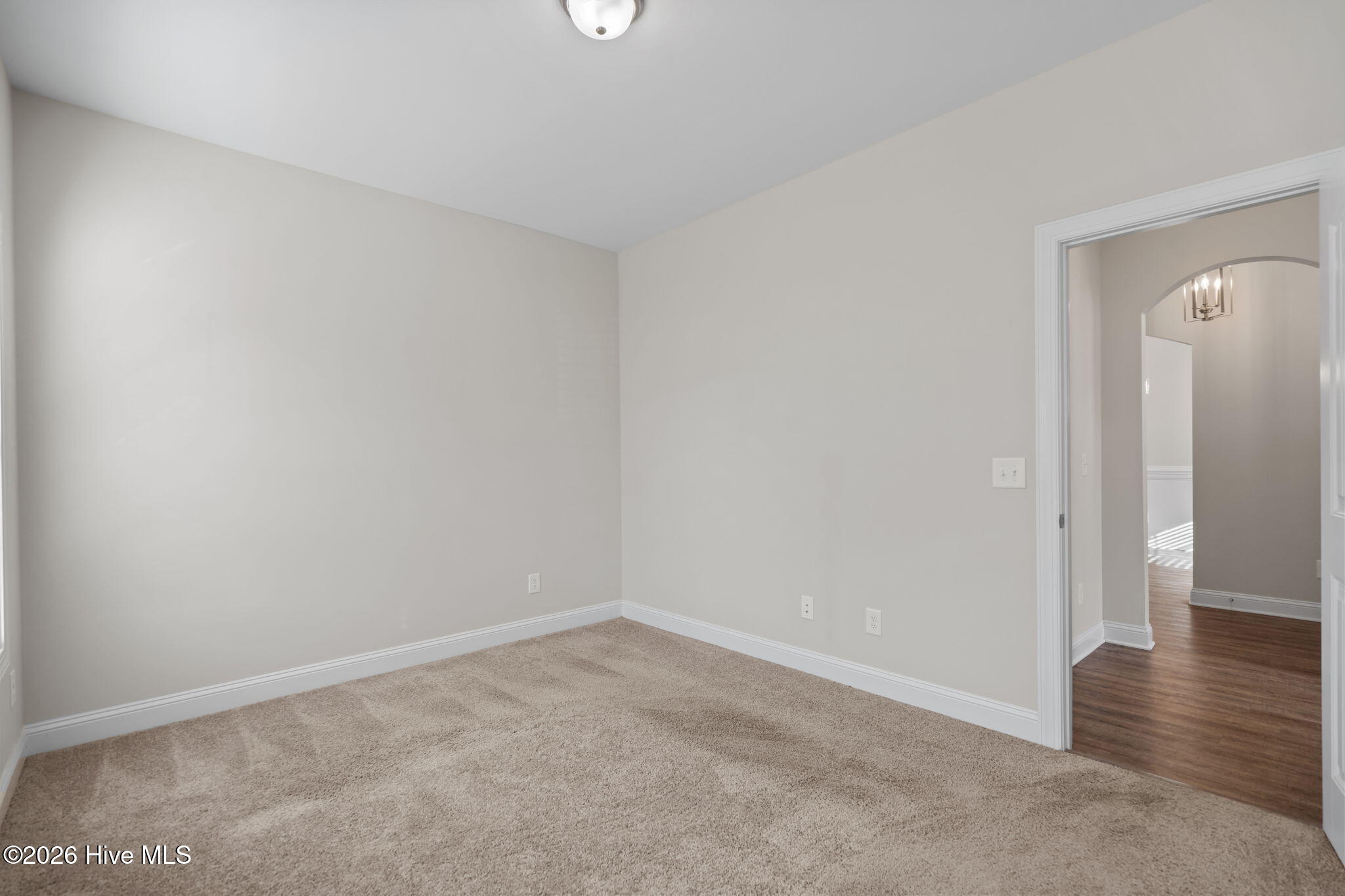 100561357 | Photo 26