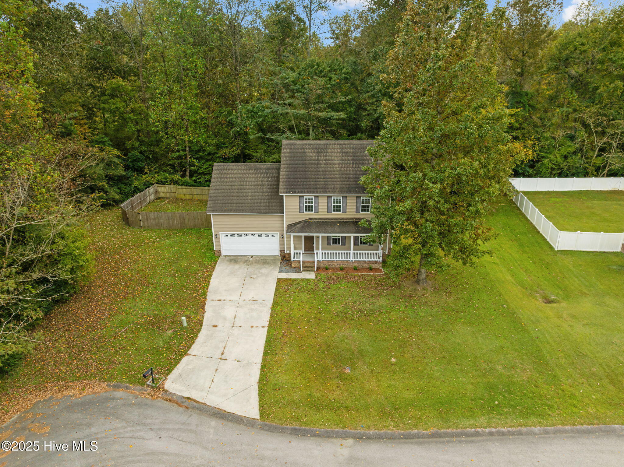 100565429 | Photo 35