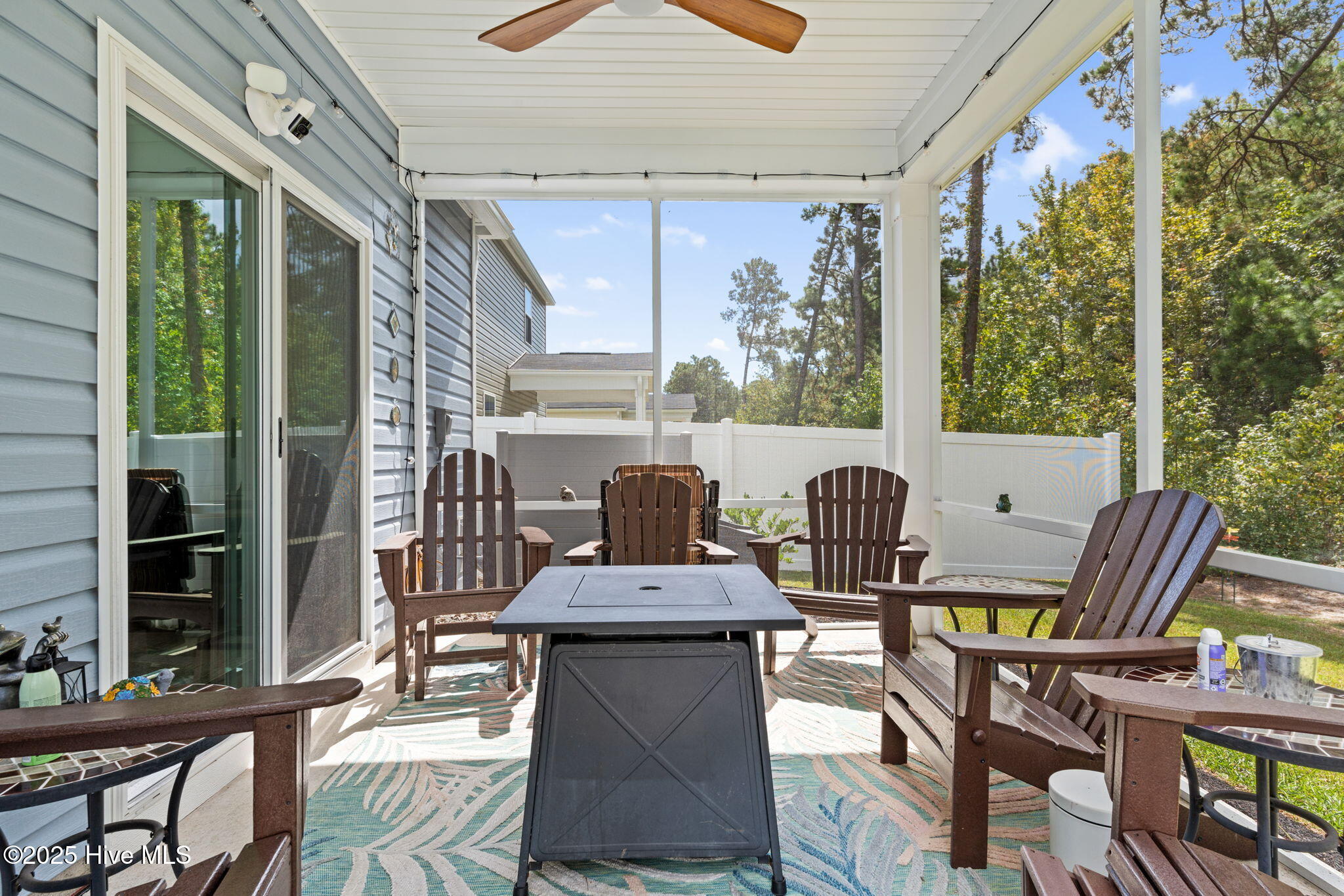 100532553 | Photo 16