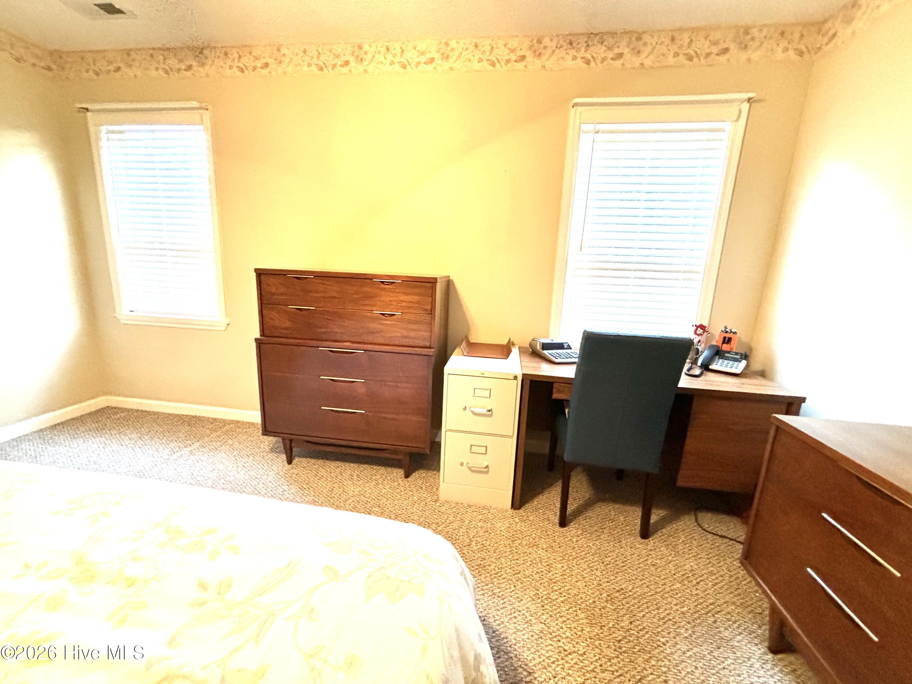 100561448 | Photo 23