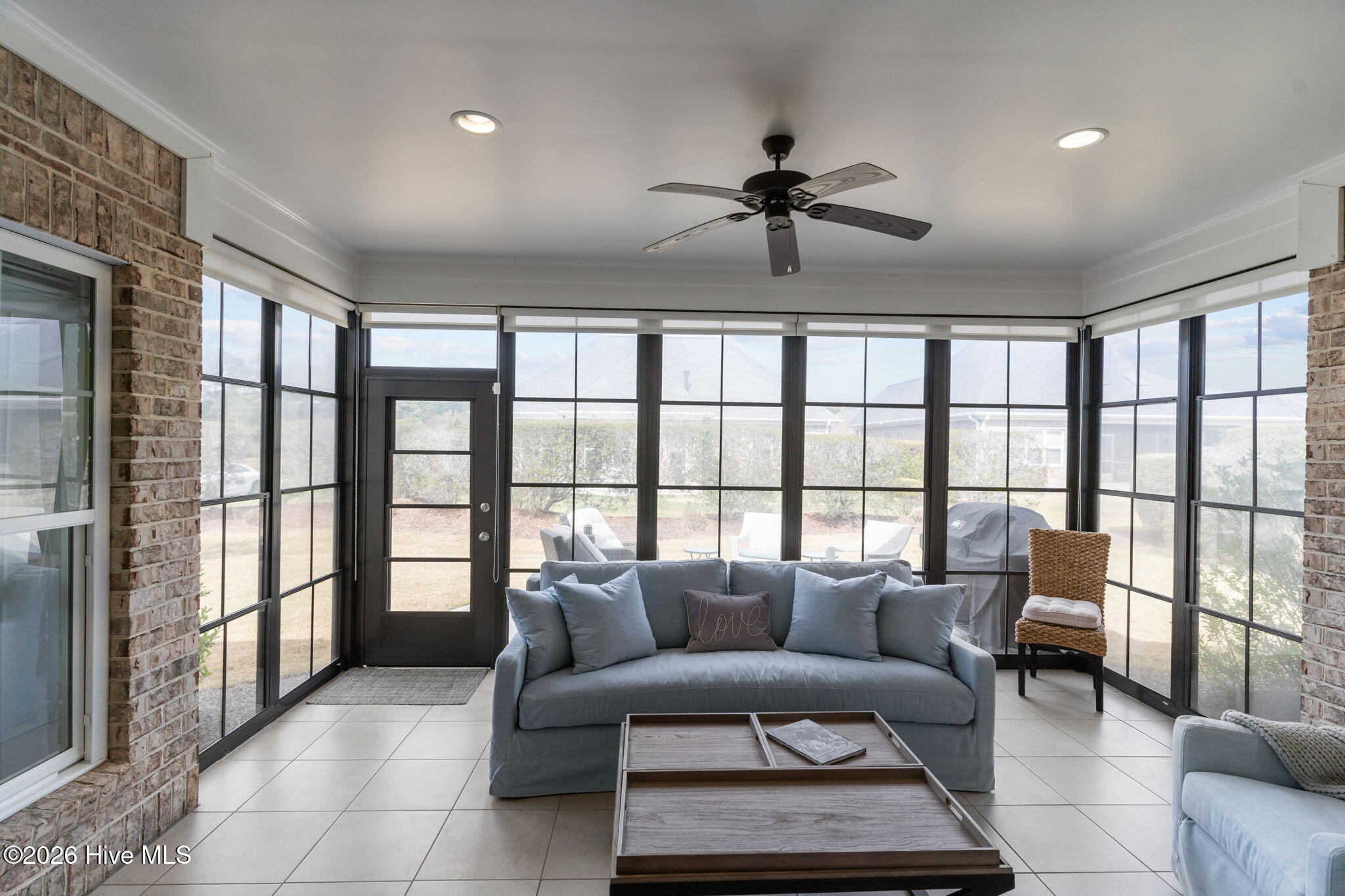 100560533 | Photo 18