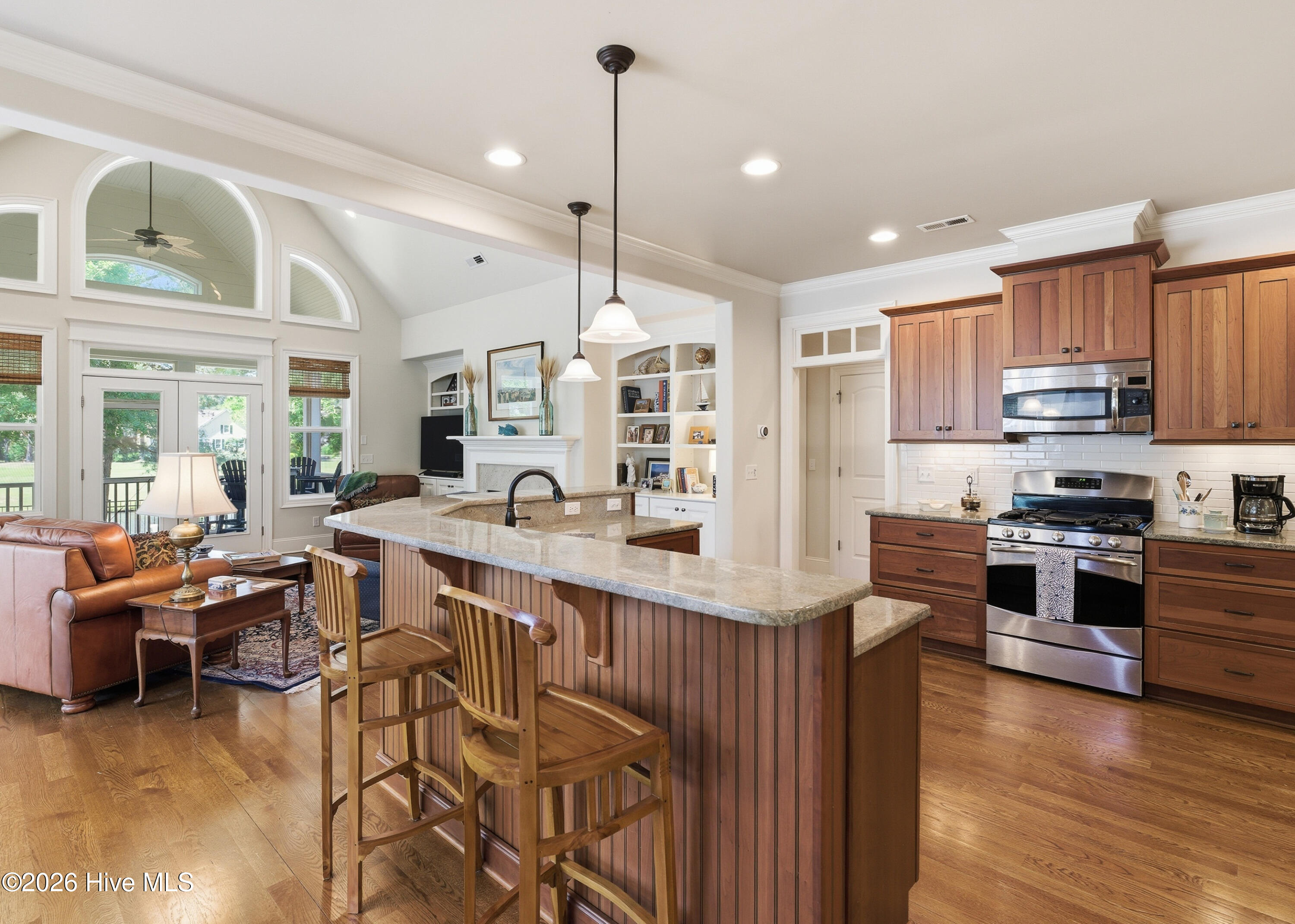 100569454 | Photo 19