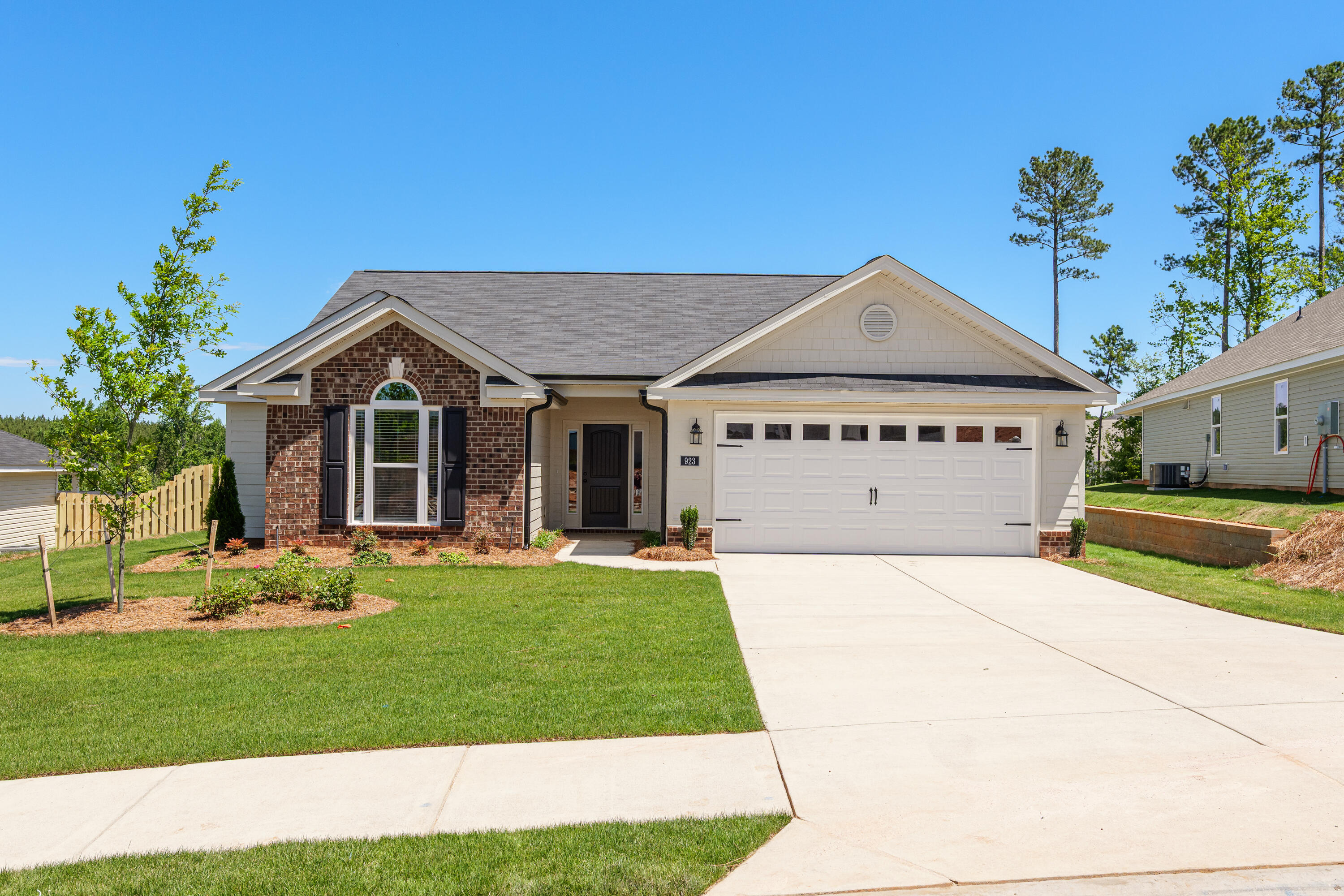 Property at 923 Holbrook Drive