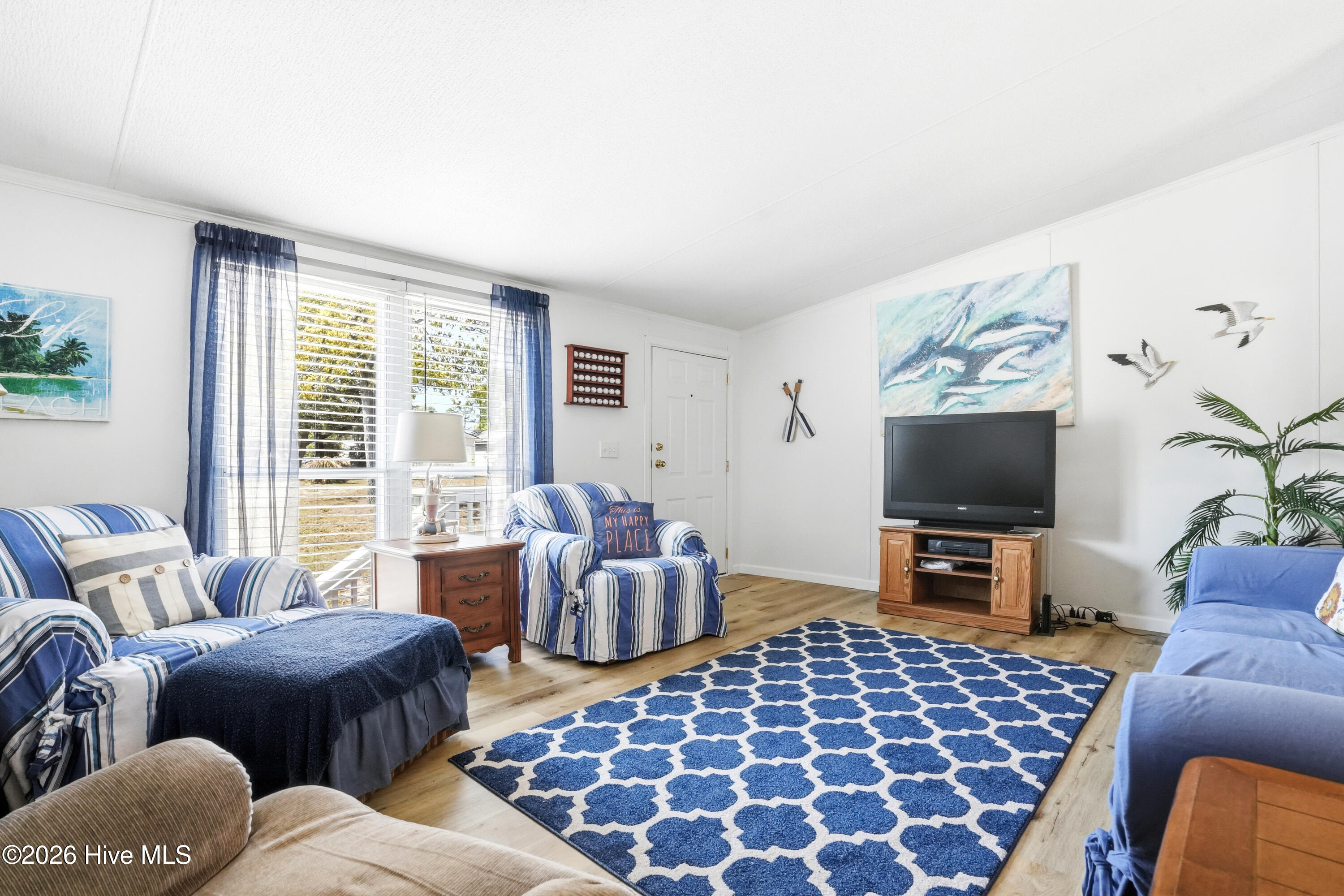 100565641 | Photo 19