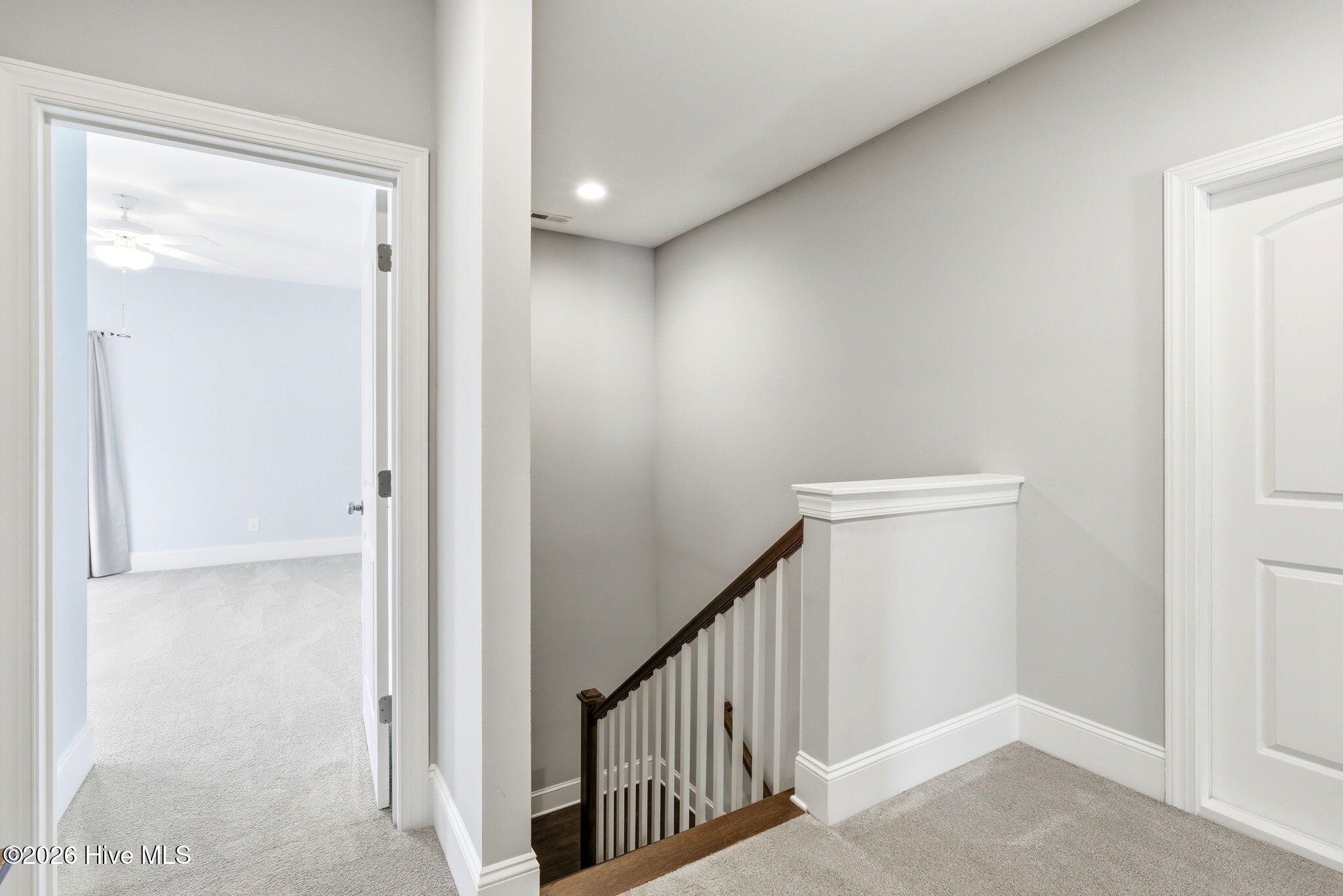 100566822 | Photo 44