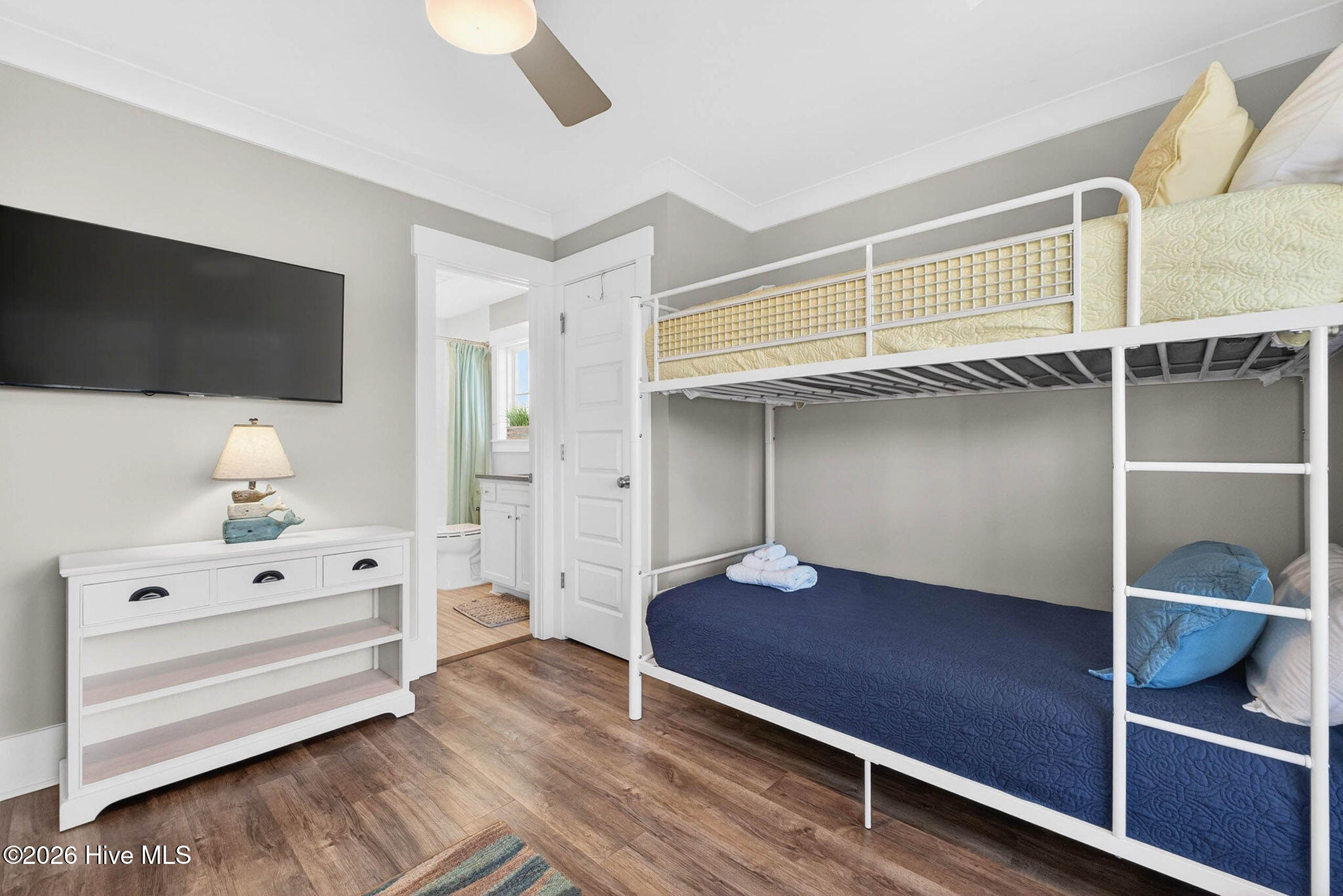 100565518 | Photo 25