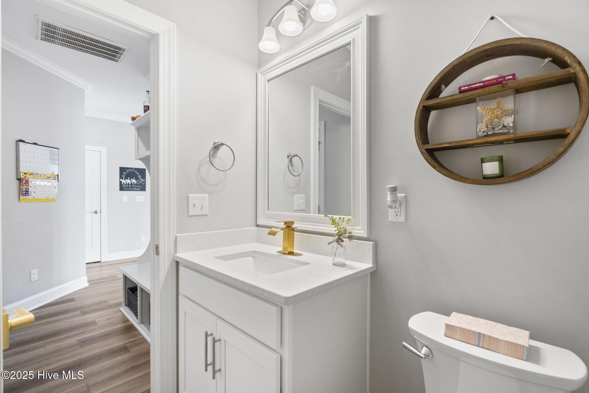 100538351 | Photo 32