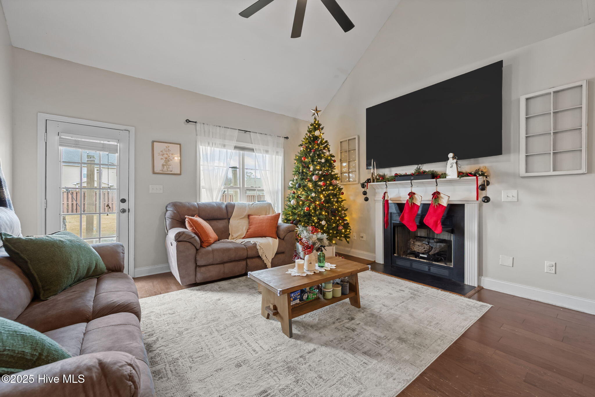 100543355 | Photo 16