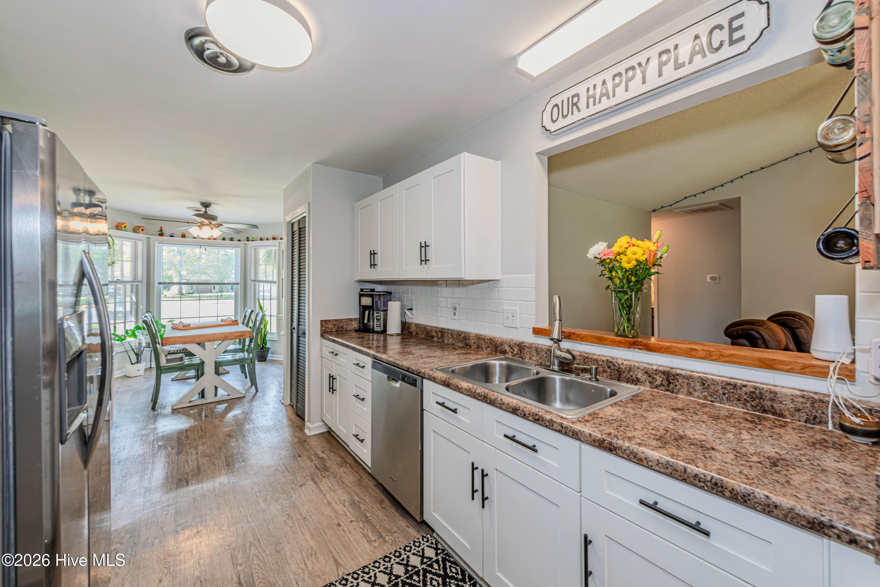 100569074 | Photo 30