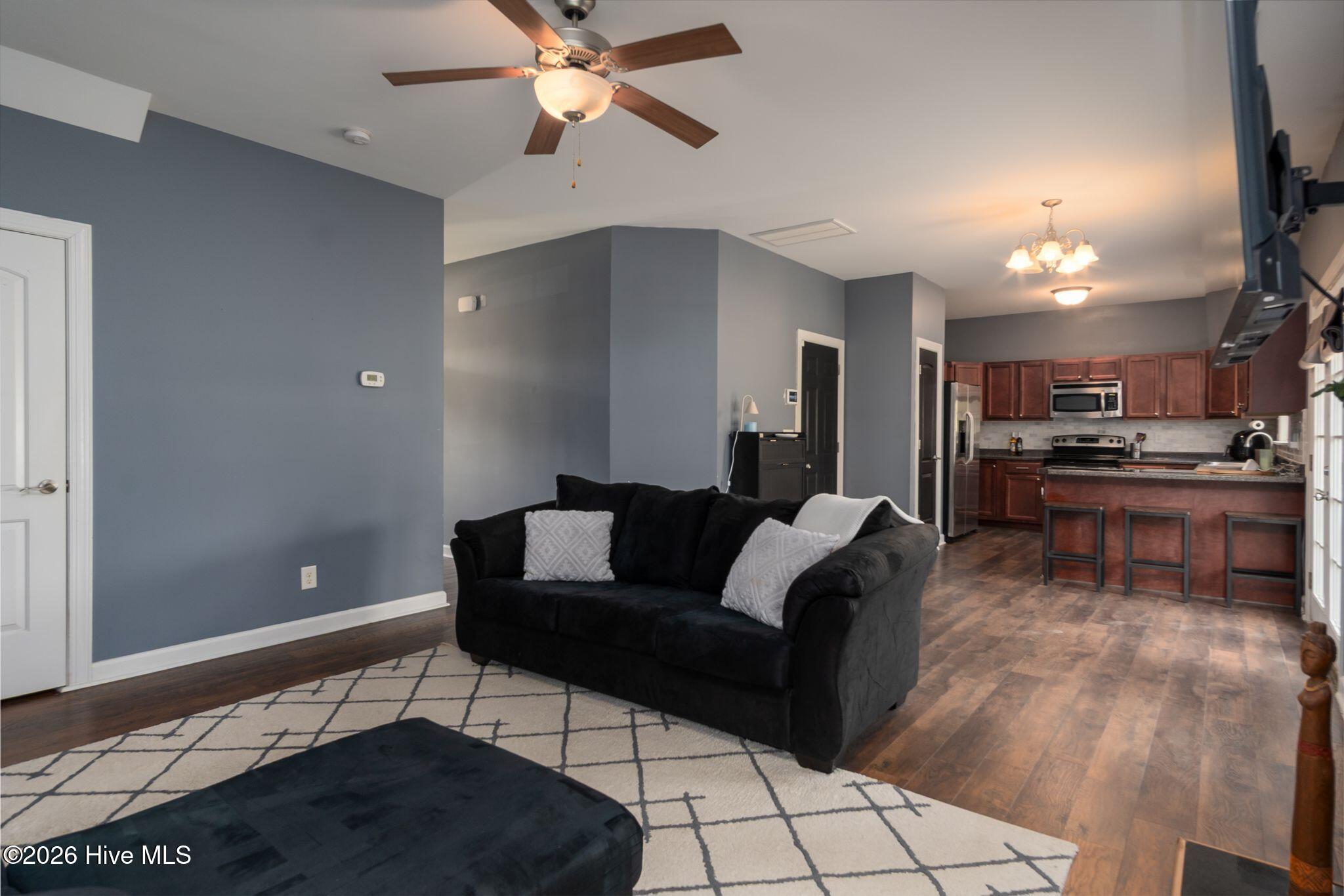 100565163 | Photo 14