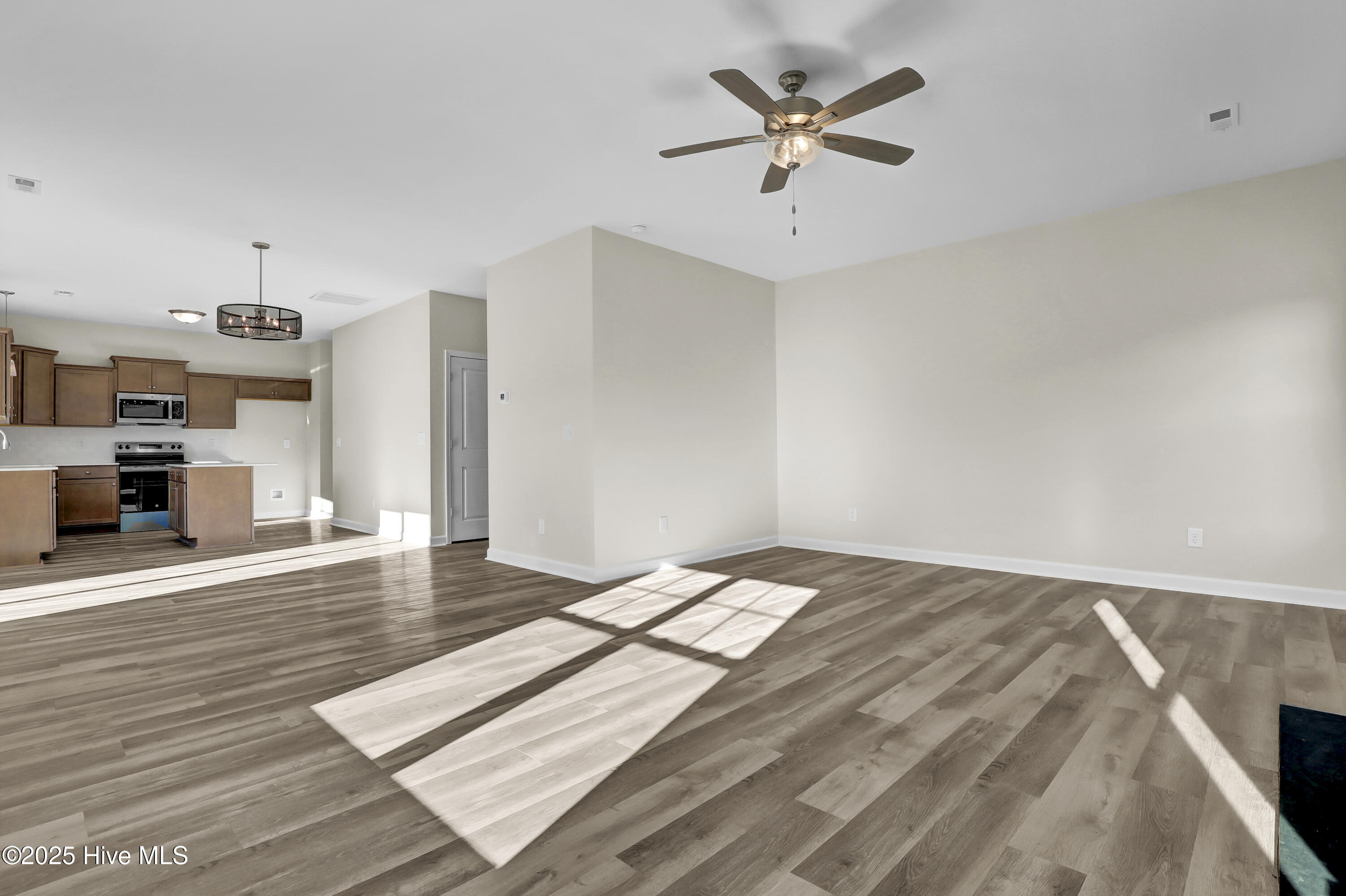 100461654 | Photo 15