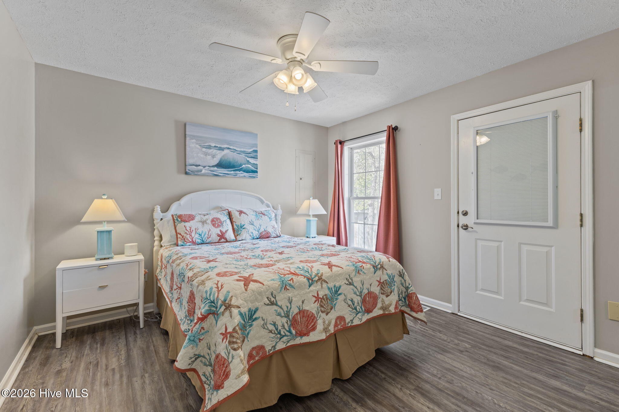 100560705 | Photo 15