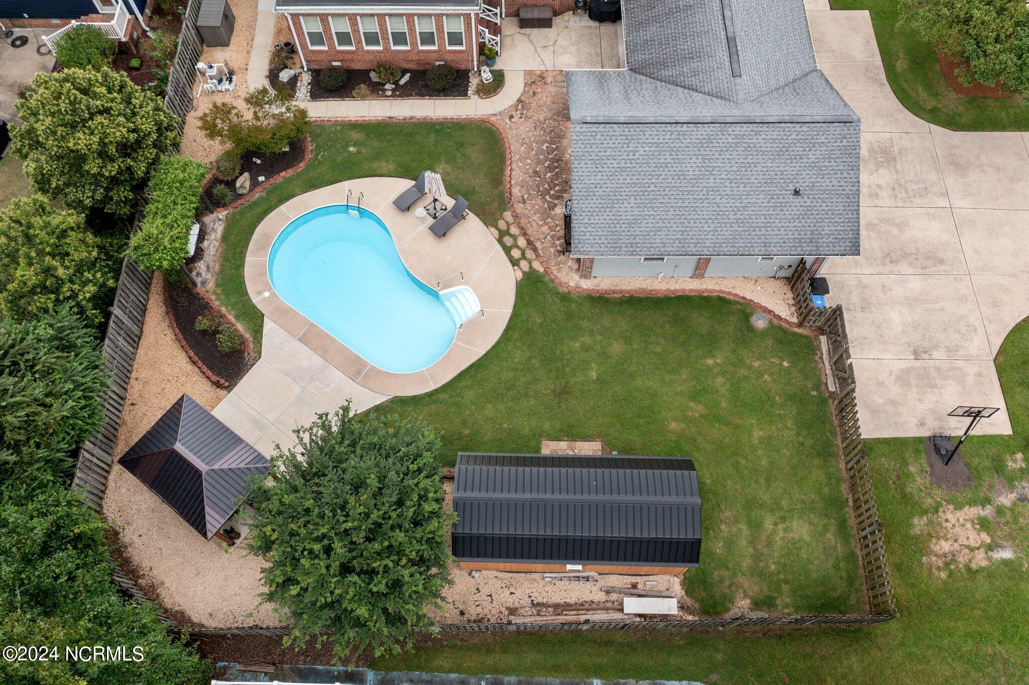 100528351 | Photo 58