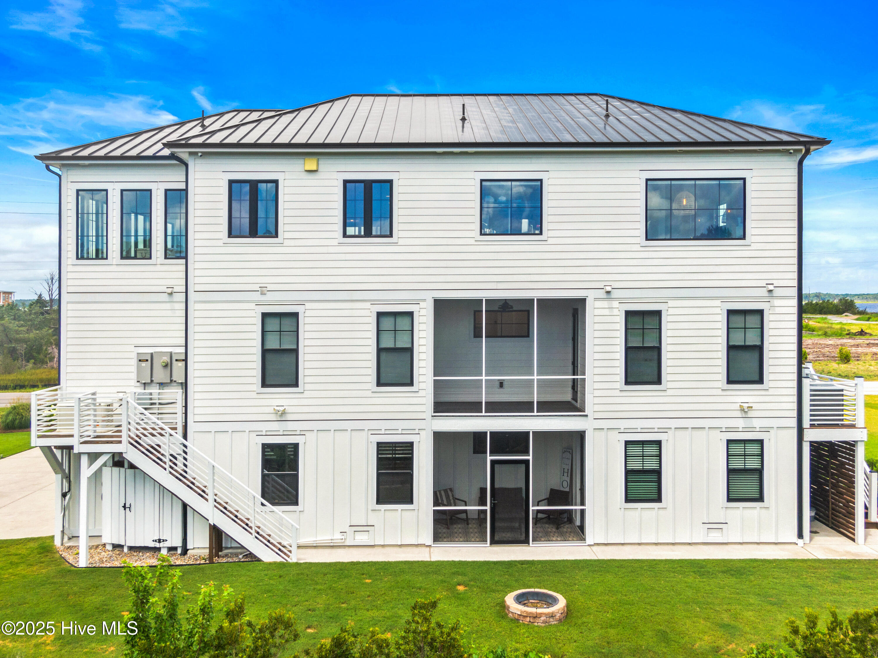 100534624 | Photo 74