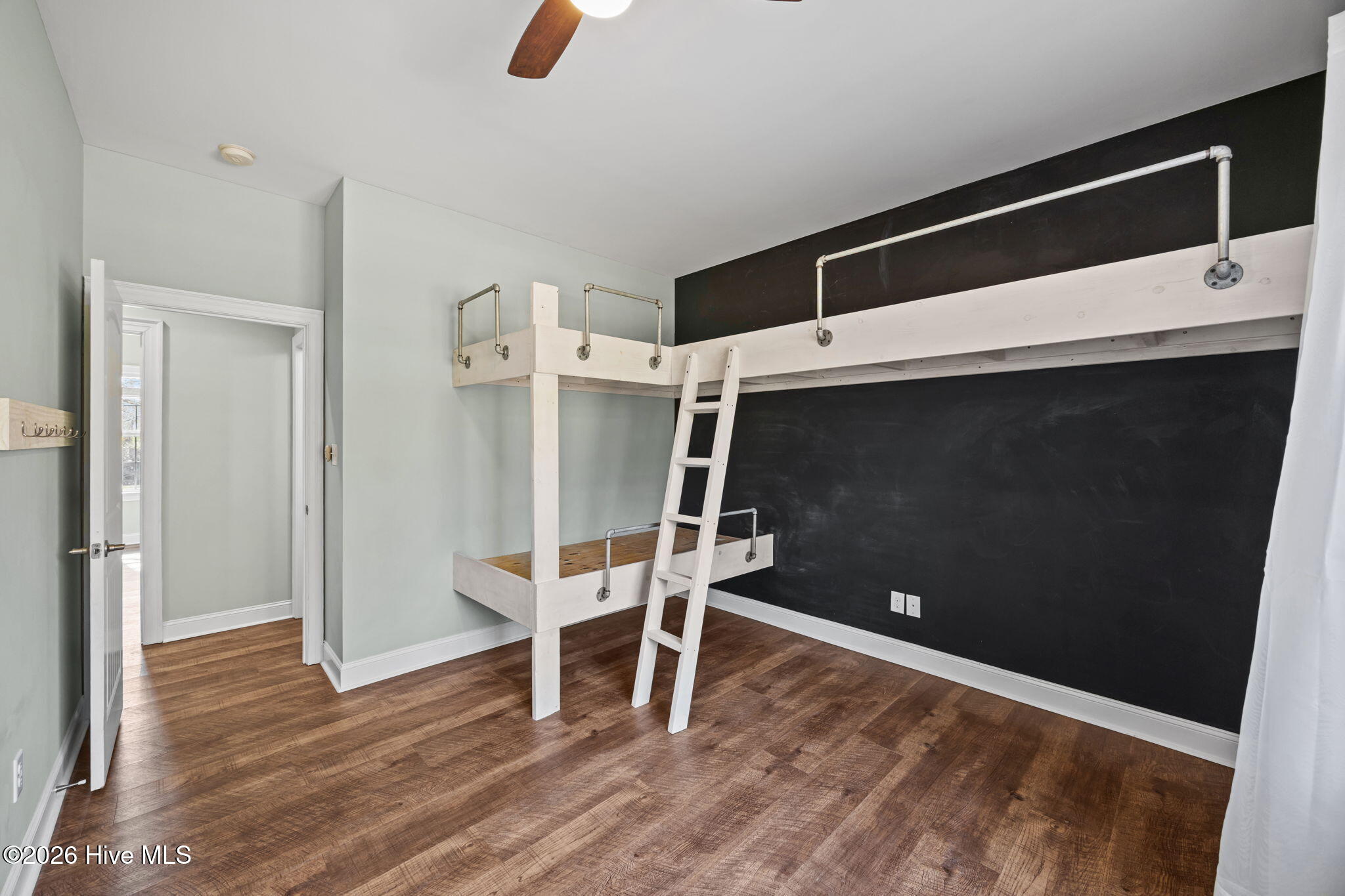 100559497 | Photo 27