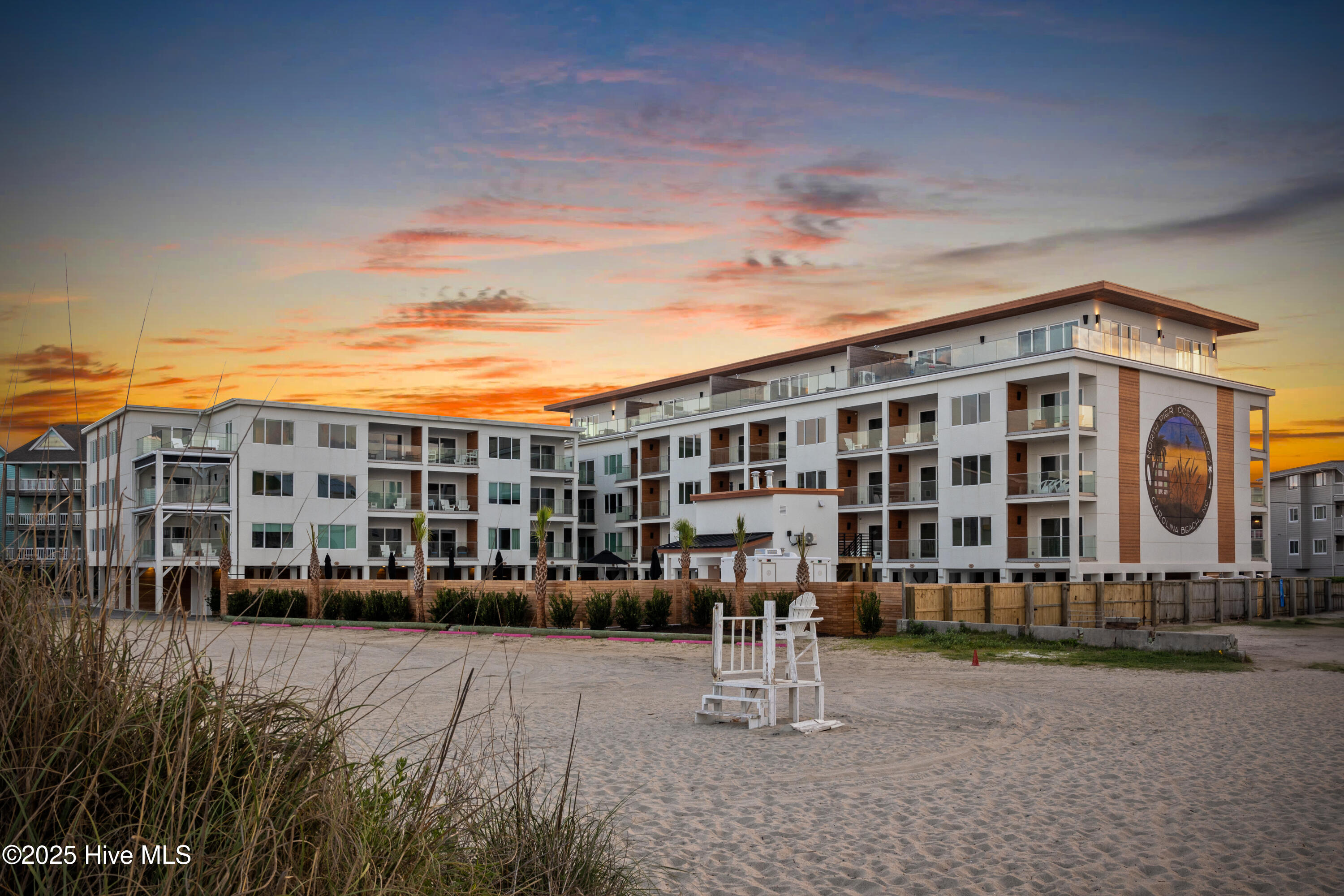 100503117 | Photo 38