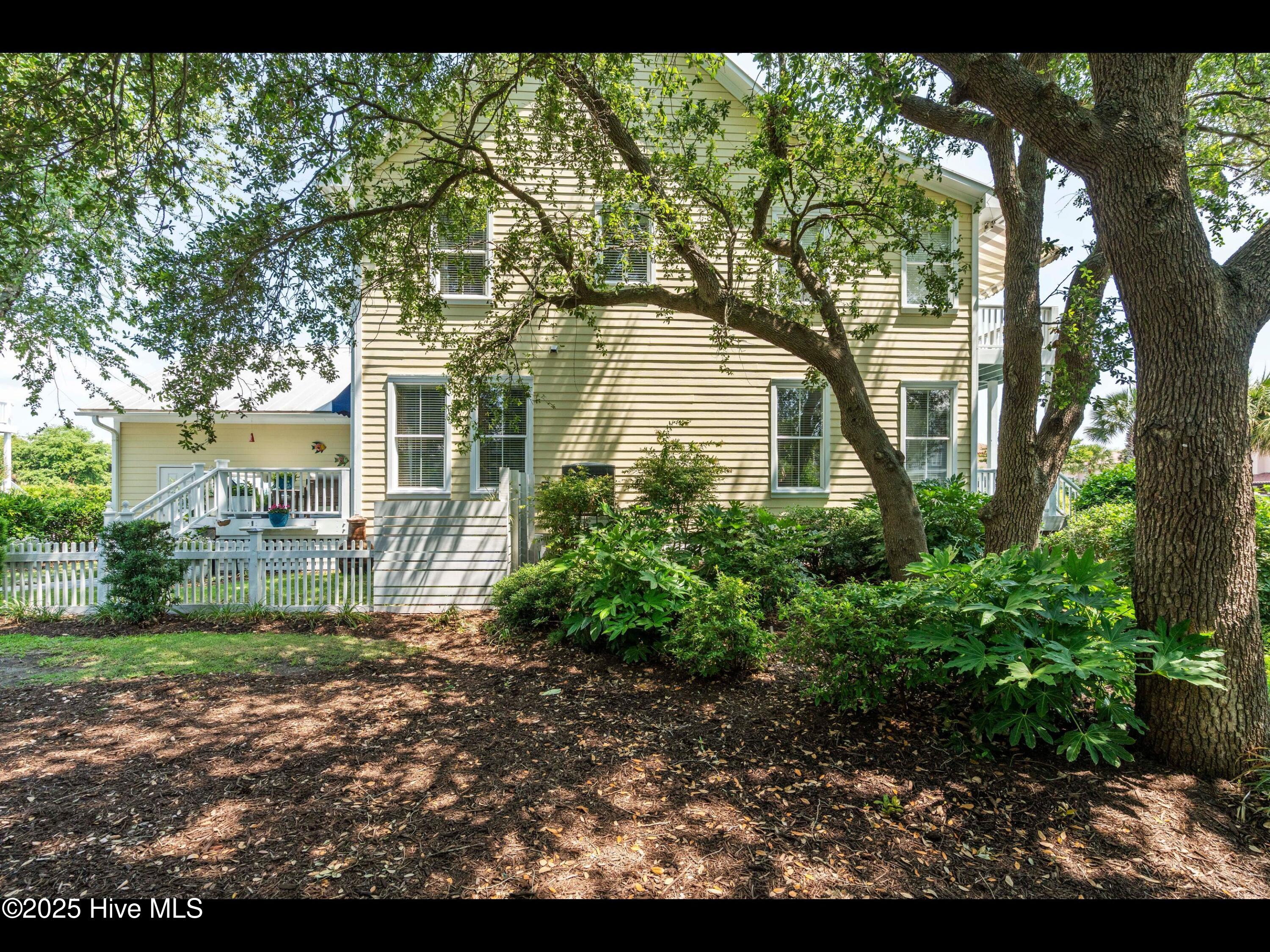 100511839 | Photo 16