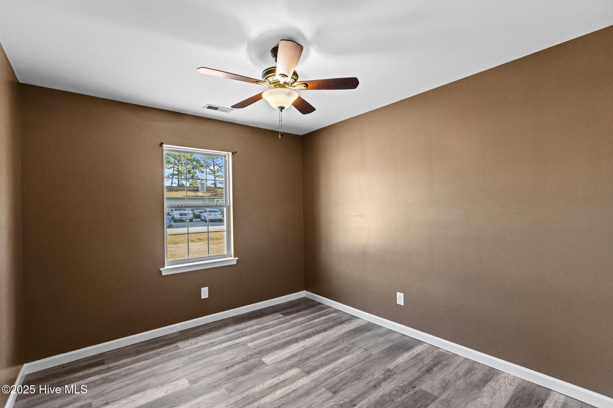 100547038 | Photo 16