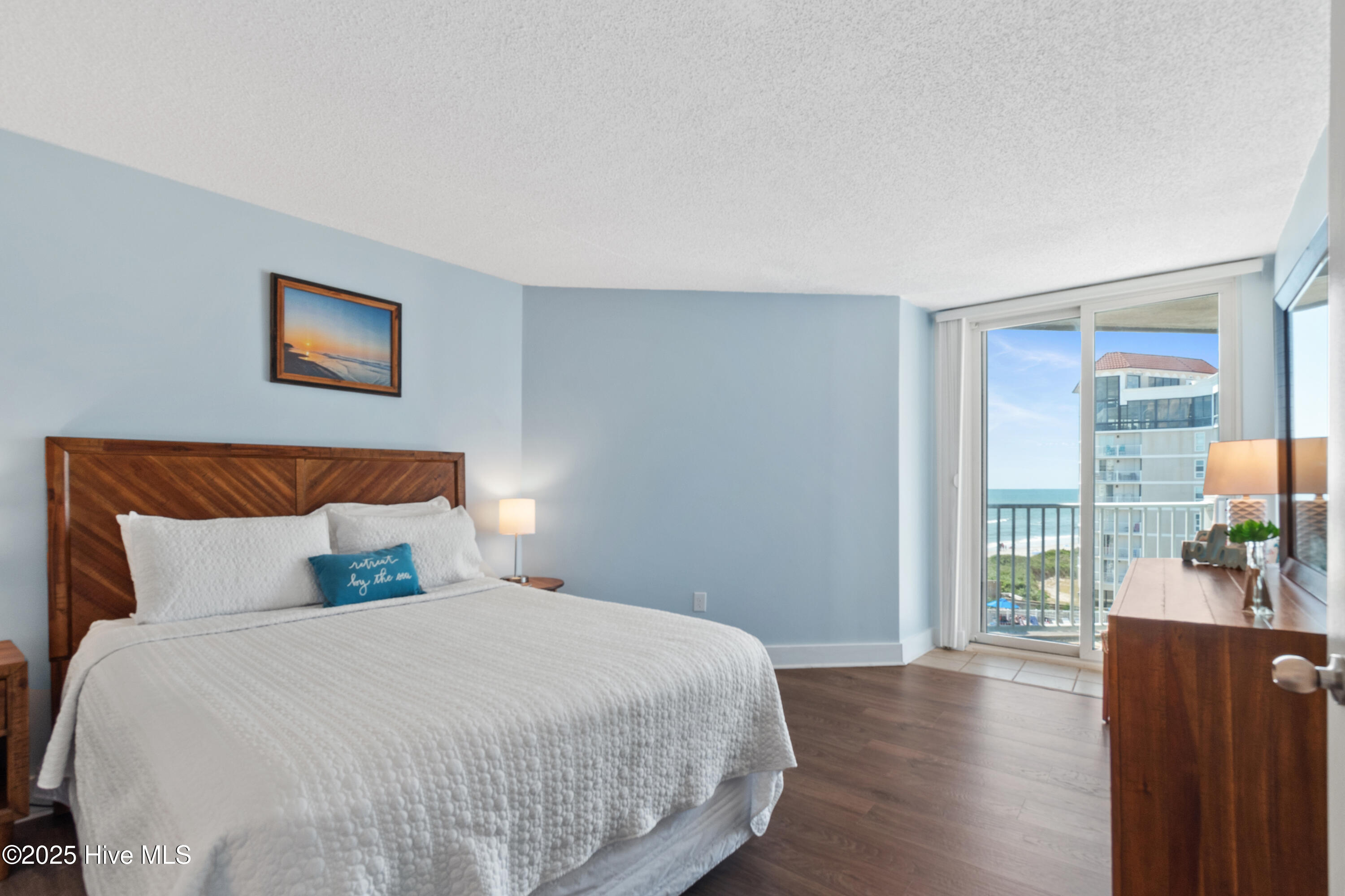 100529644 | Photo 10