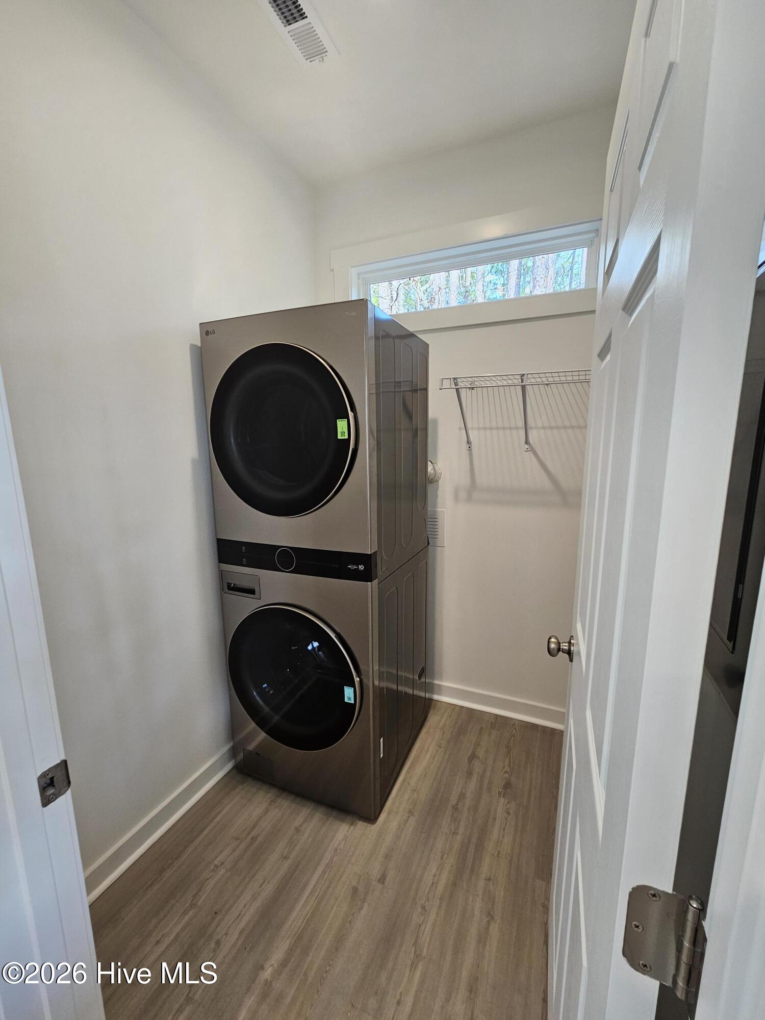 100548070 | Photo 19