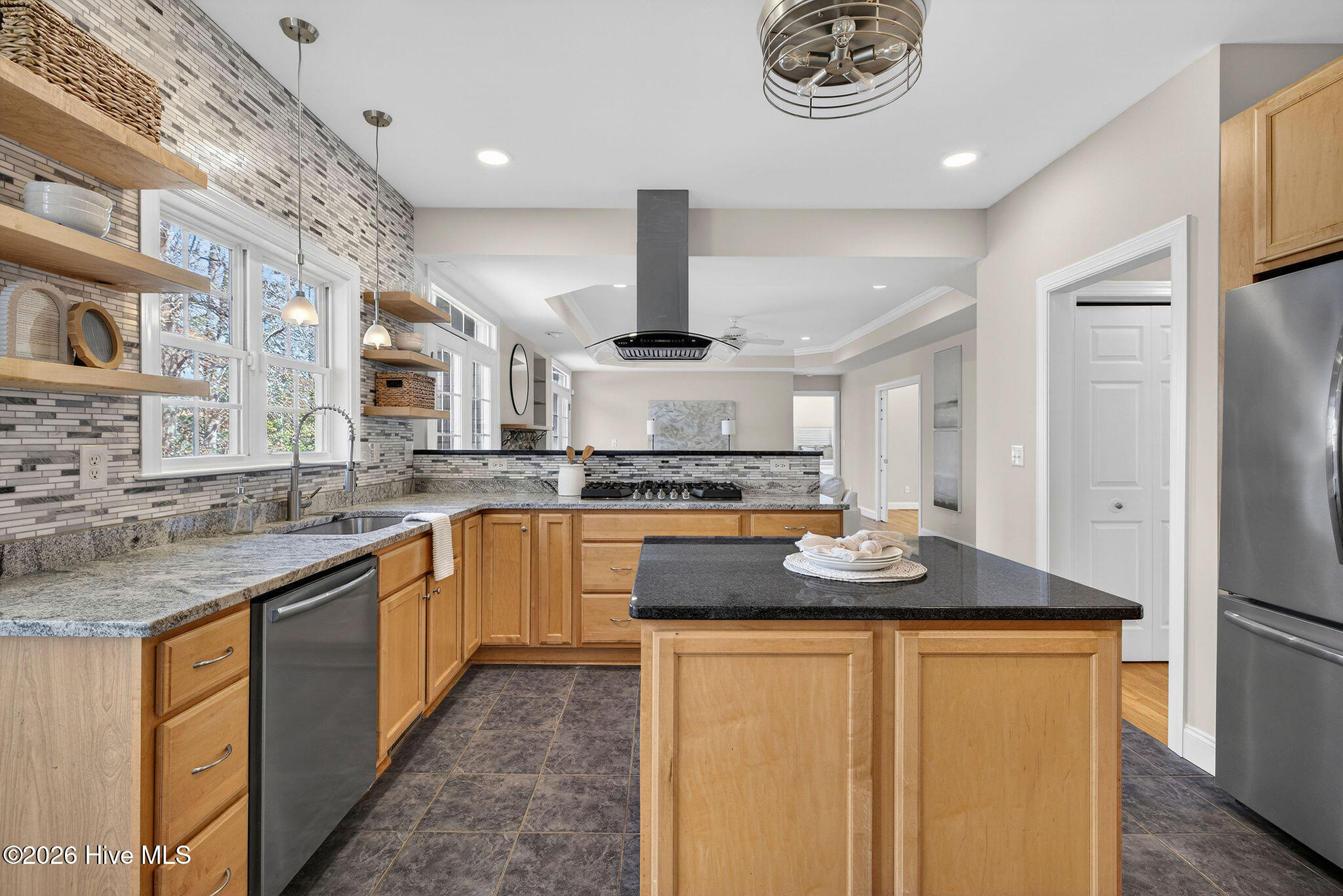 100554466 | Photo 23