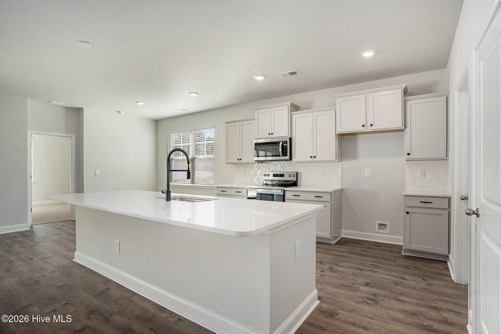 100556808 | Photo 12