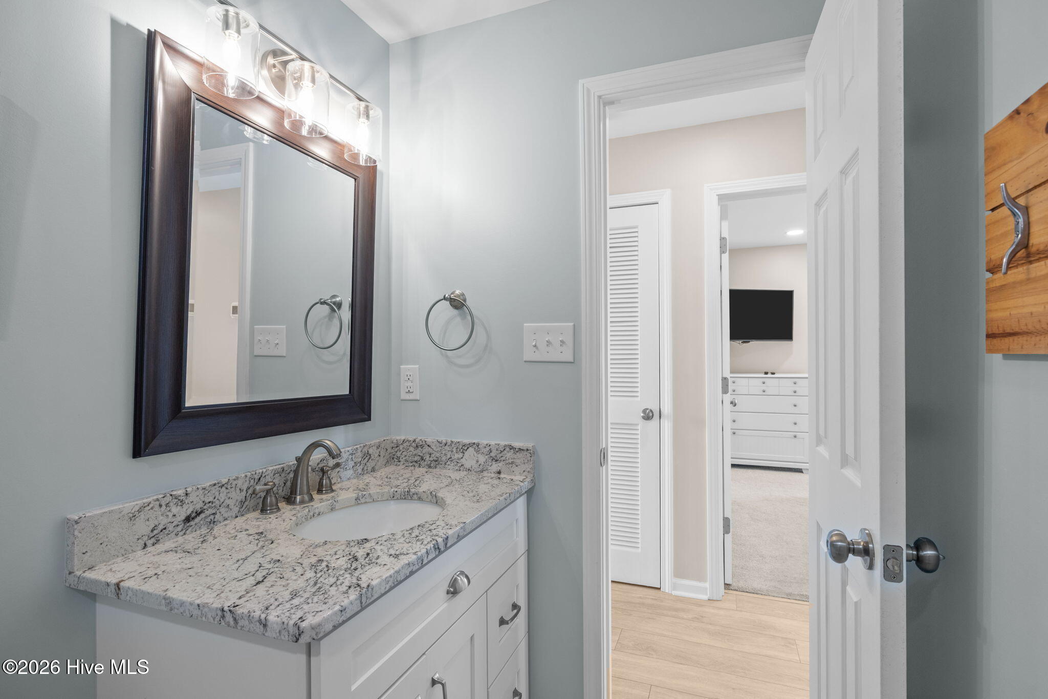 100555254 | Photo 18