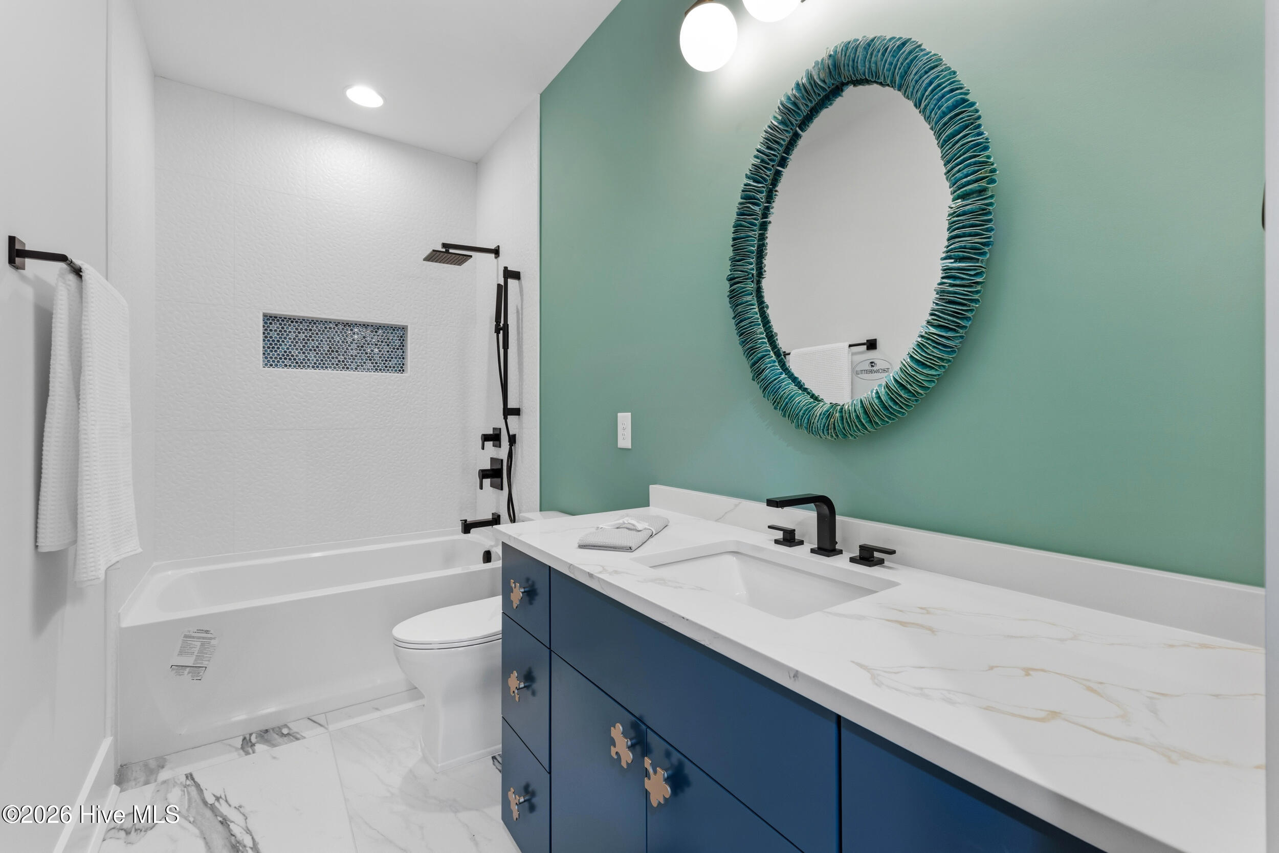 100556188 | Photo 29