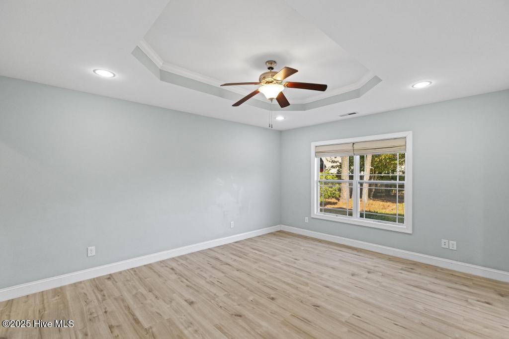 100535283 | Photo 10