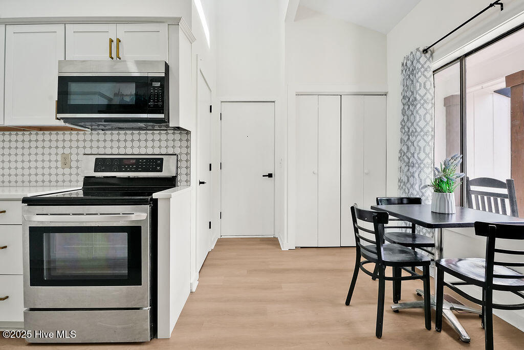 100570405 | Photo 35