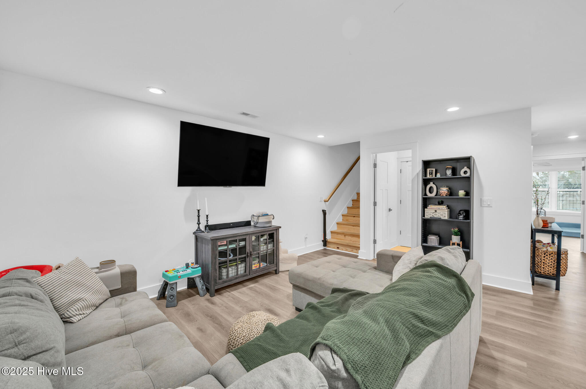 100494637 | Photo 80