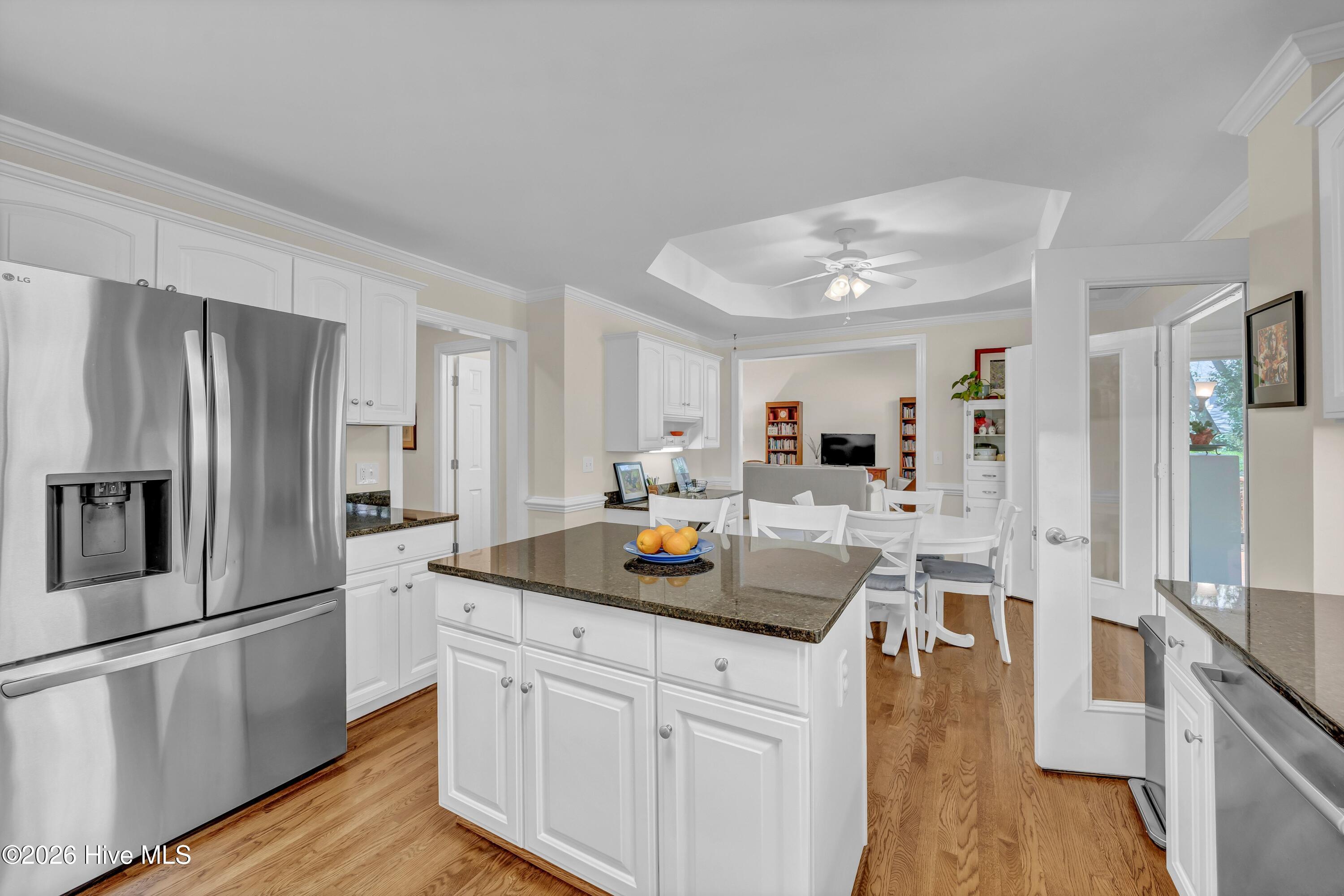 100566684 | Photo 14