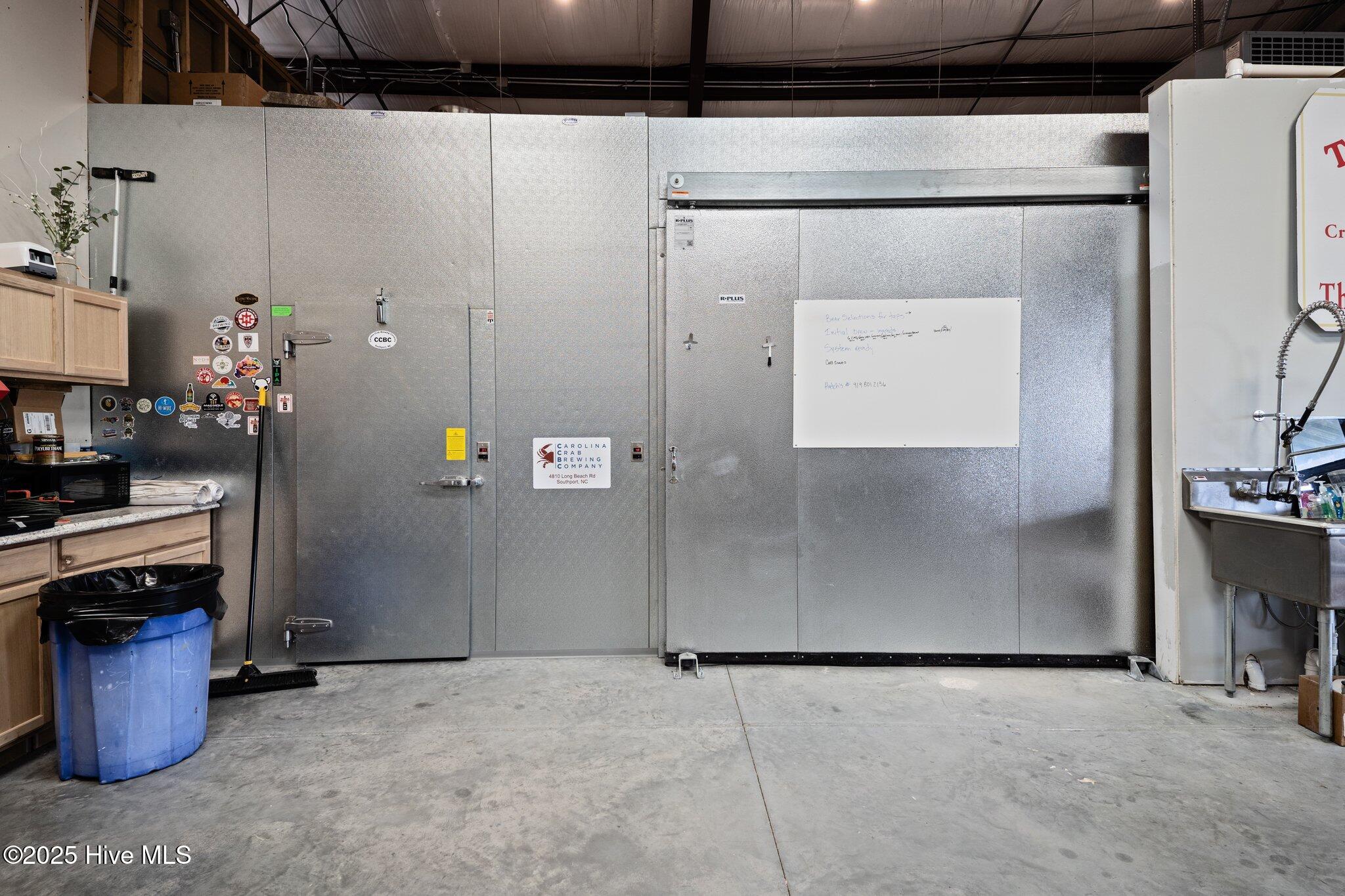 100545245 | Photo 39