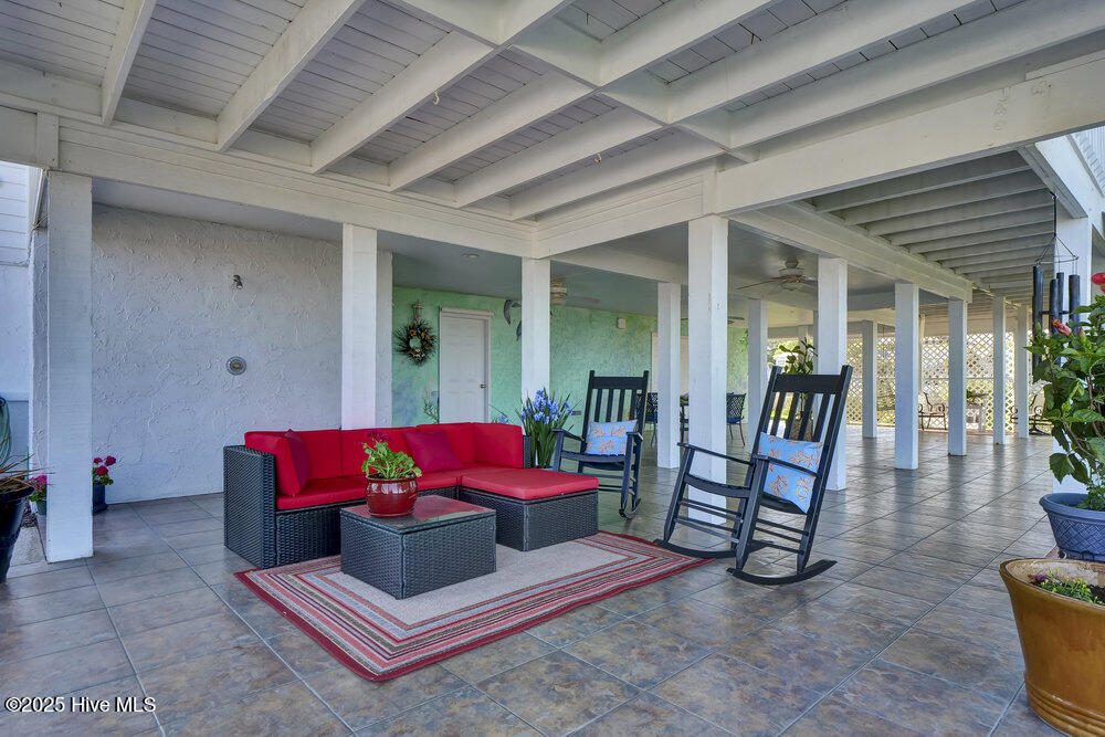 100511026 | Photo 54