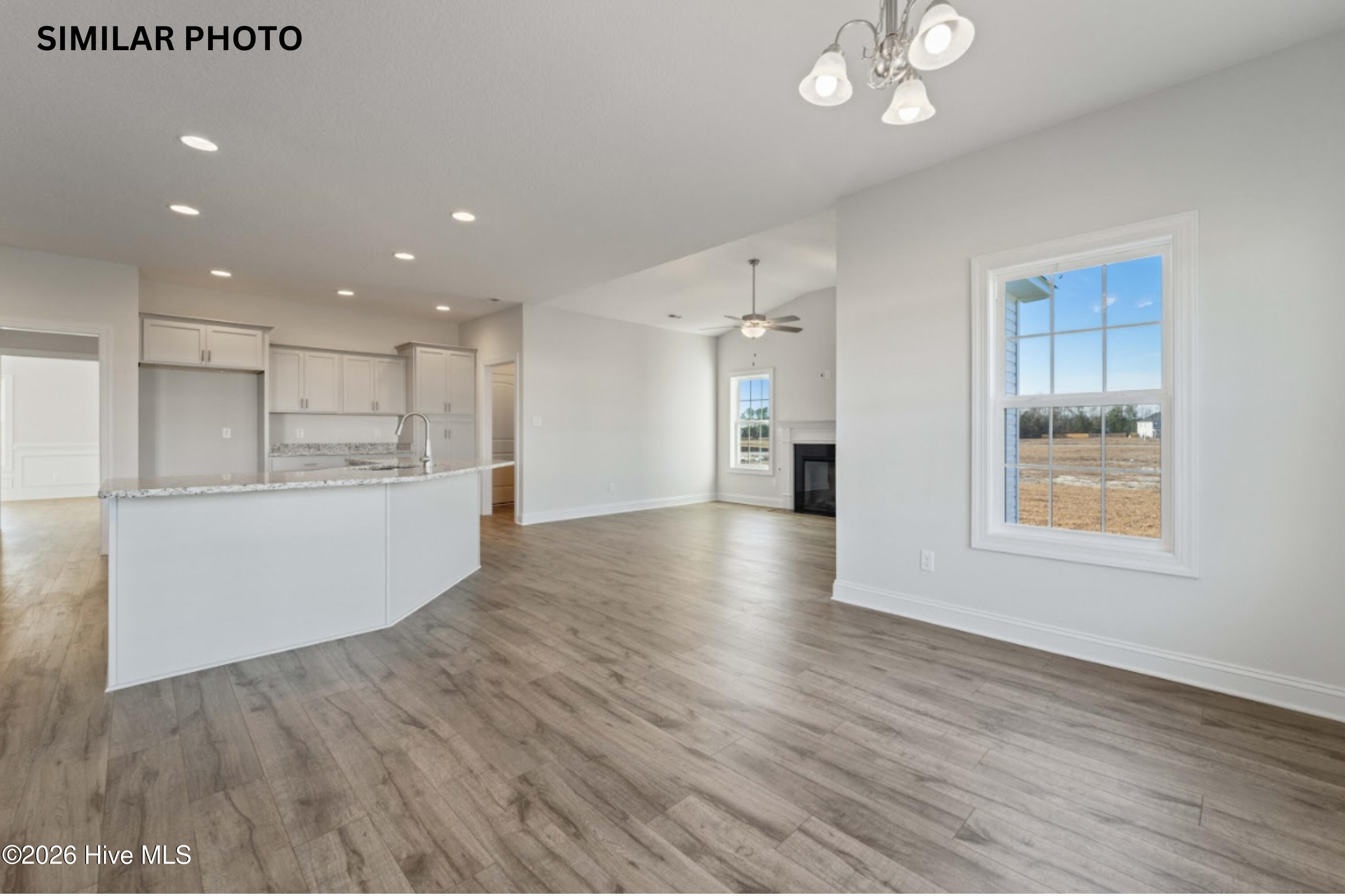 100556384 | Photo 18