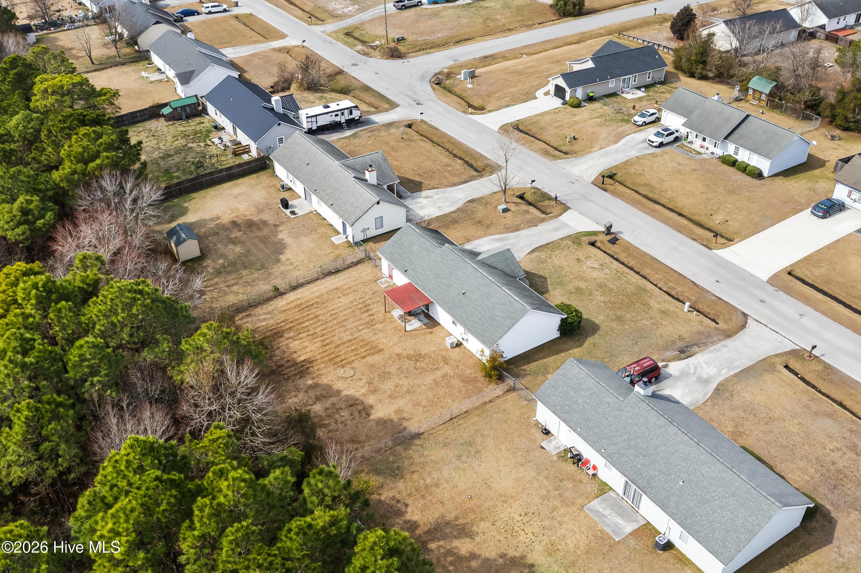 100558142 | Photo 24