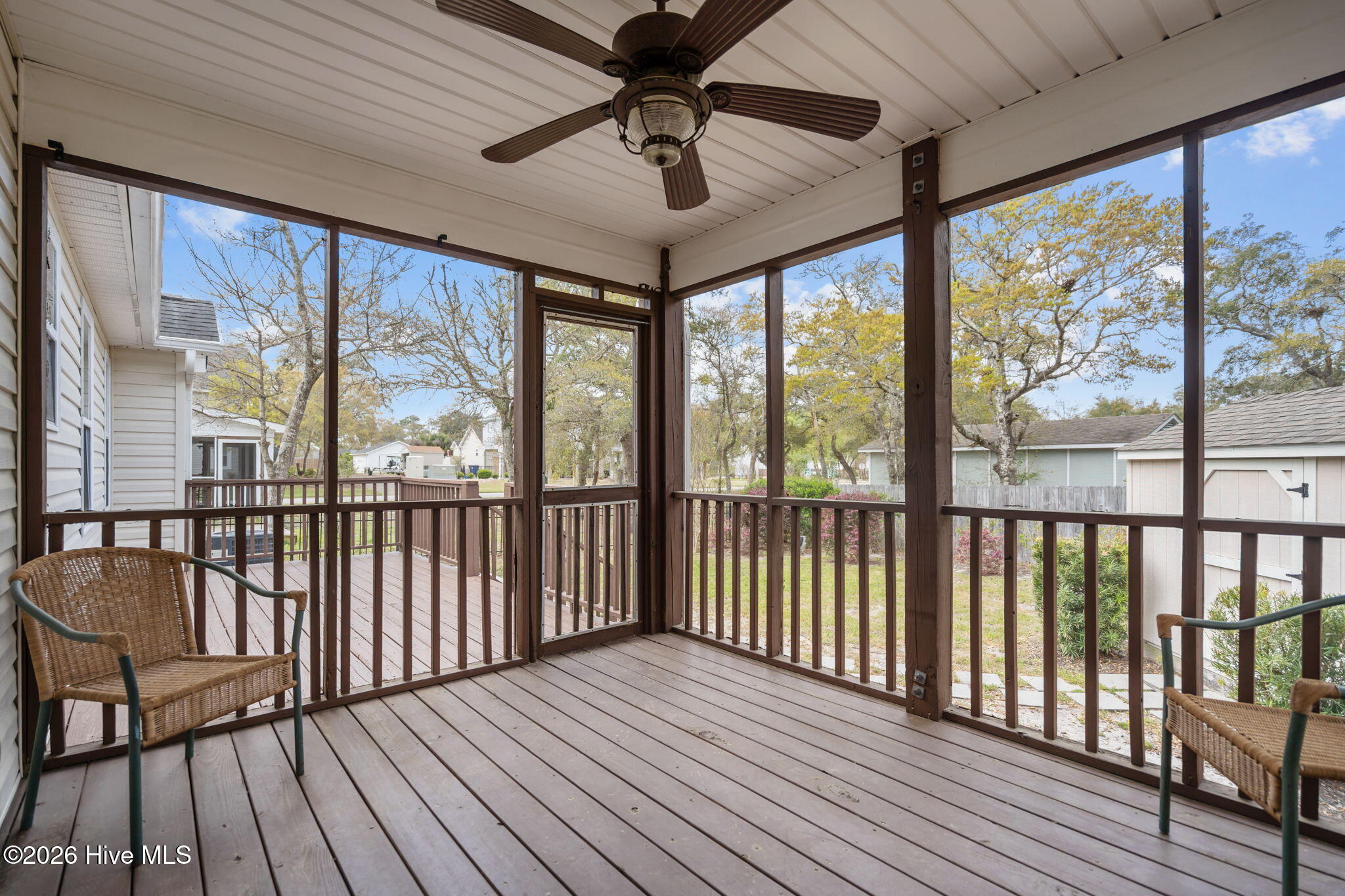 100564732 | Photo 15