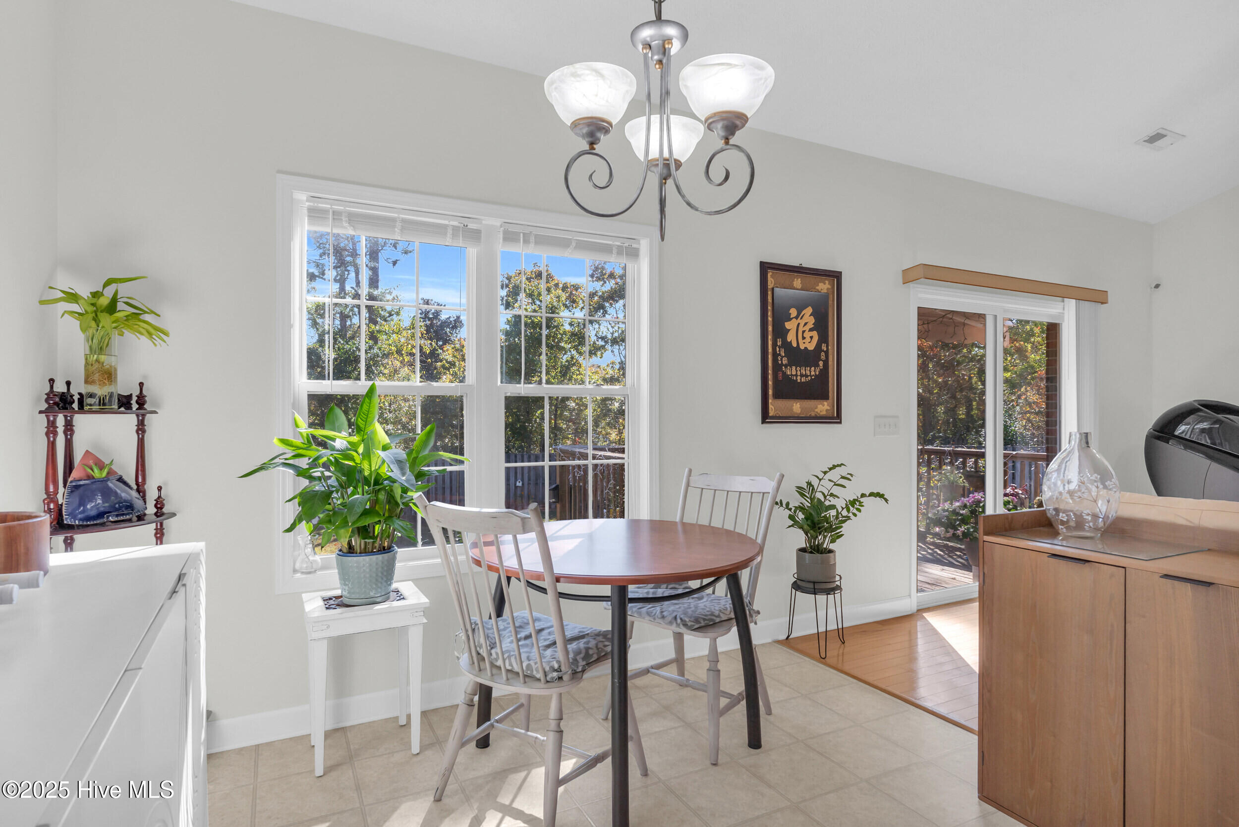 100540871 | Photo 14