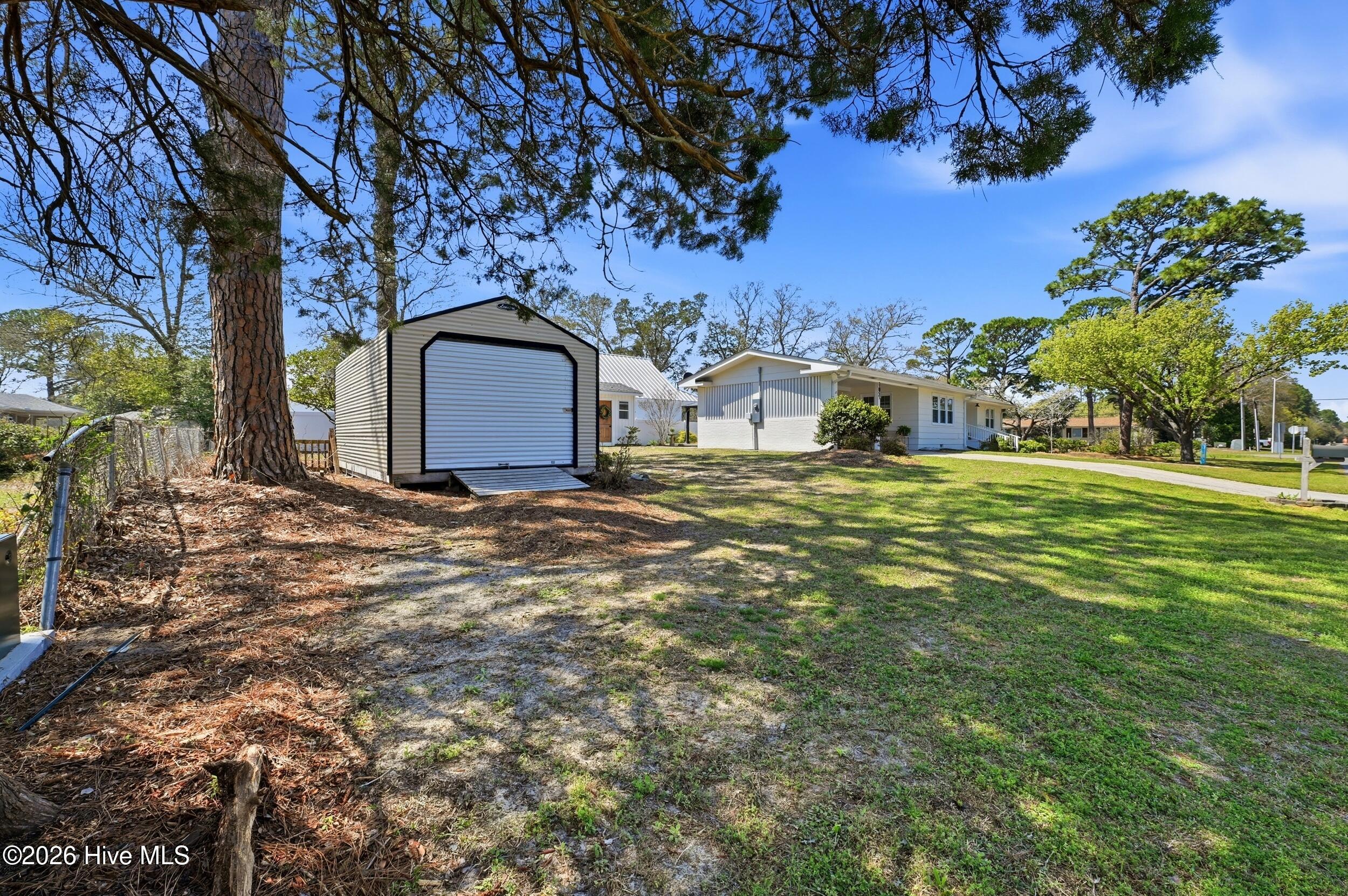 100570502 | Photo 37