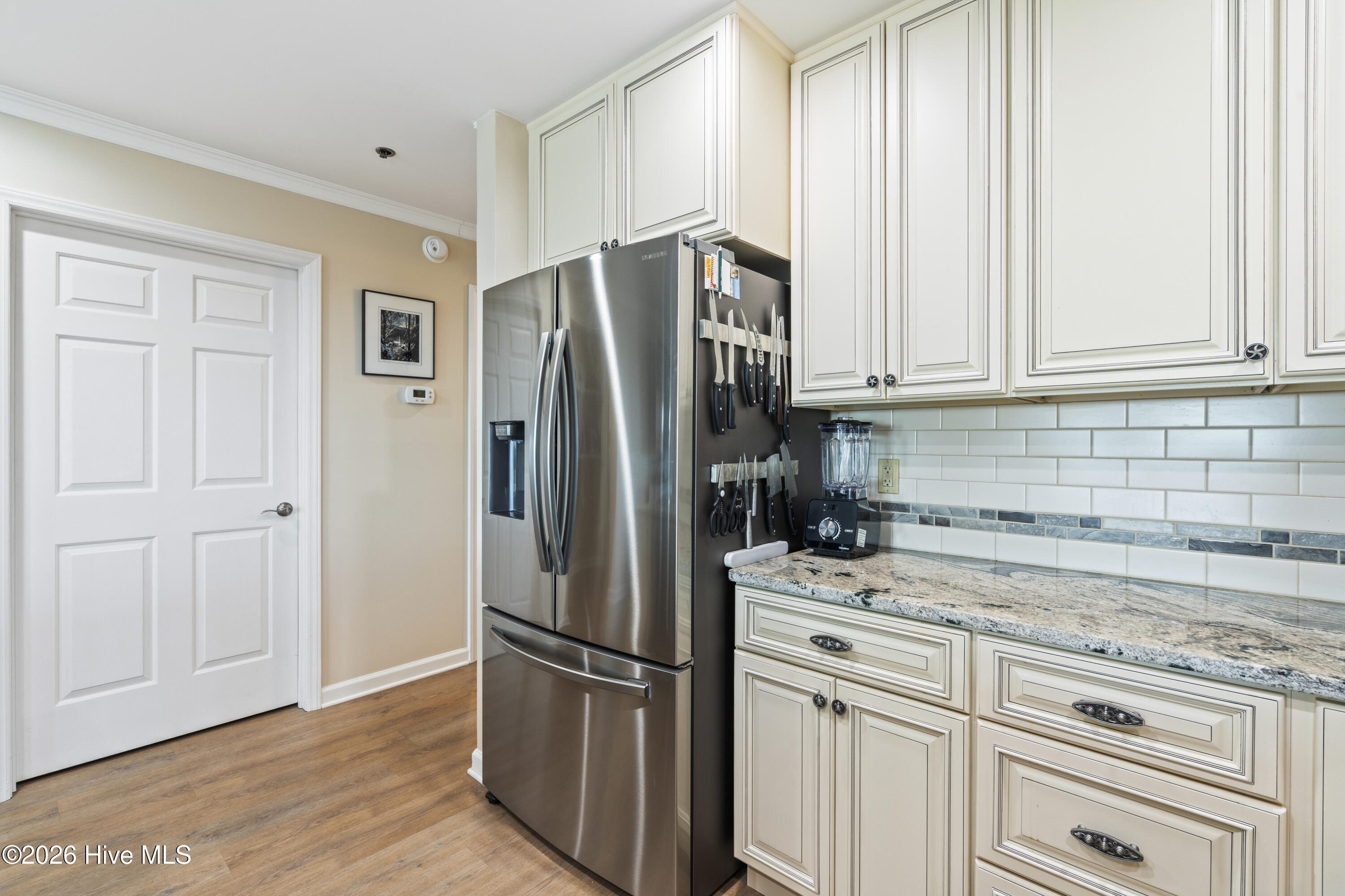 100554820 | Photo 16