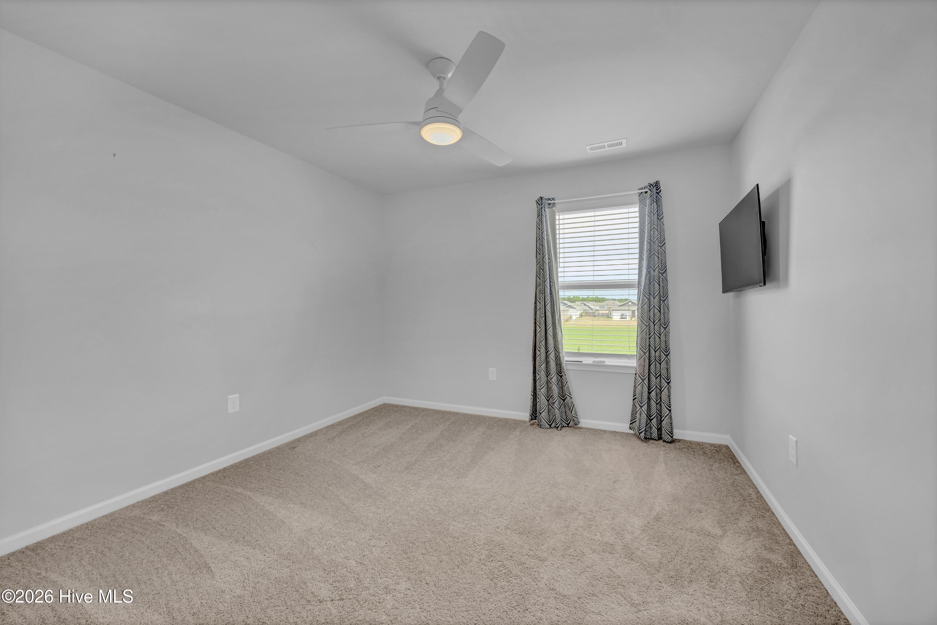 100570372 | Photo 24