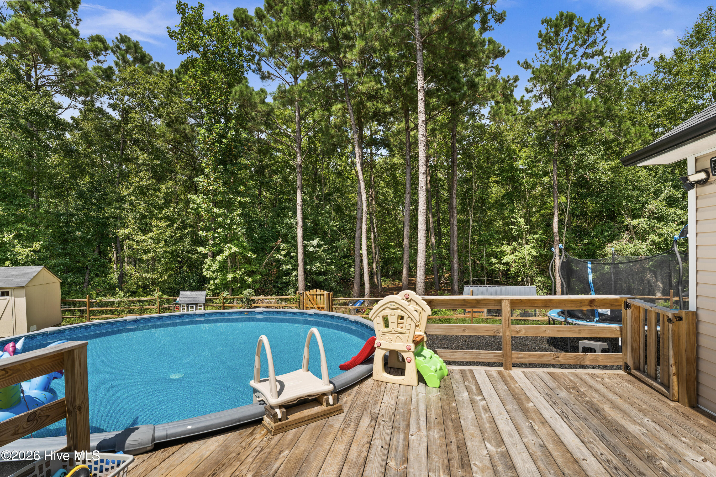 100555595 | Photo 36