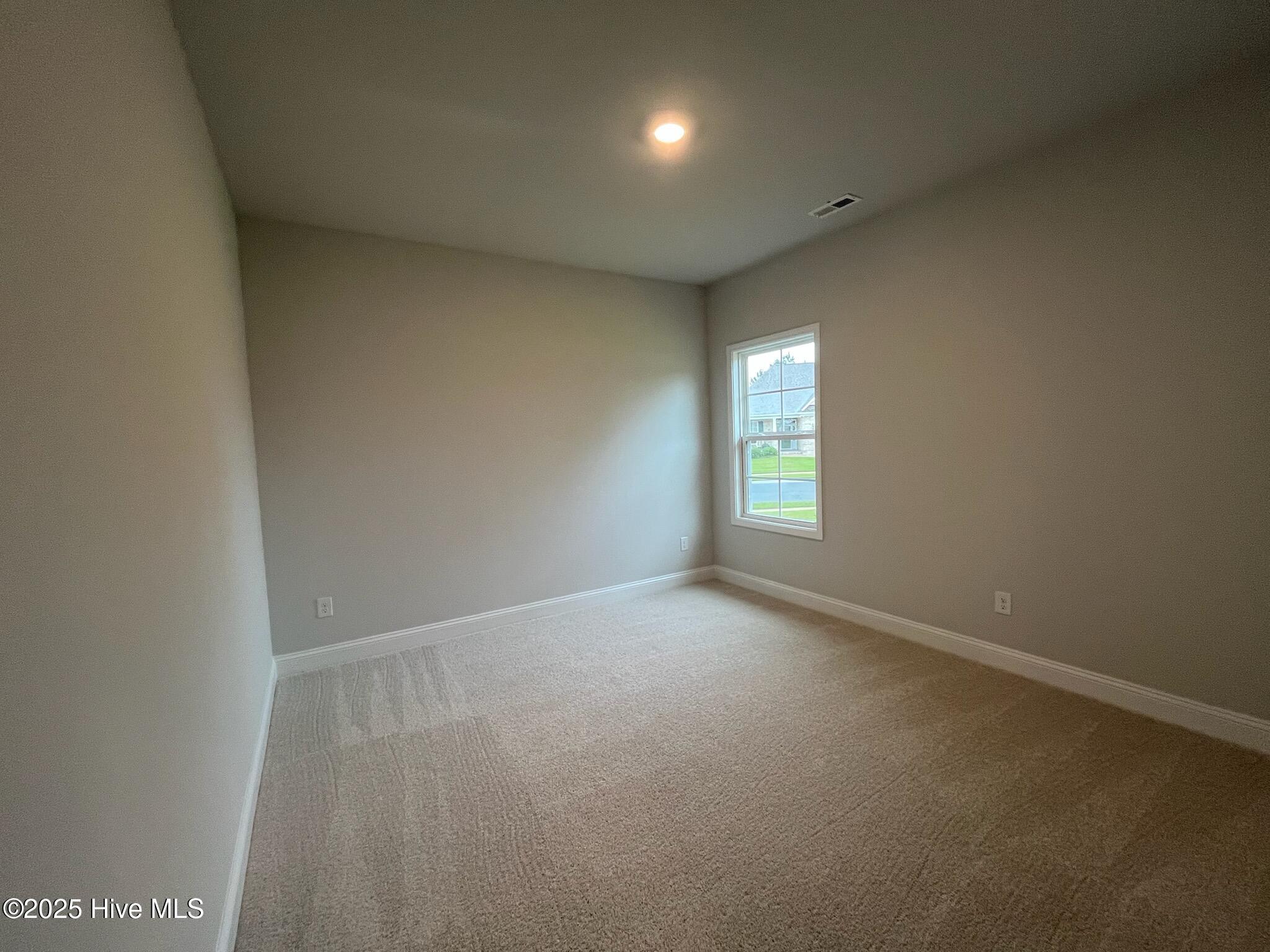 100447887 | Photo 32